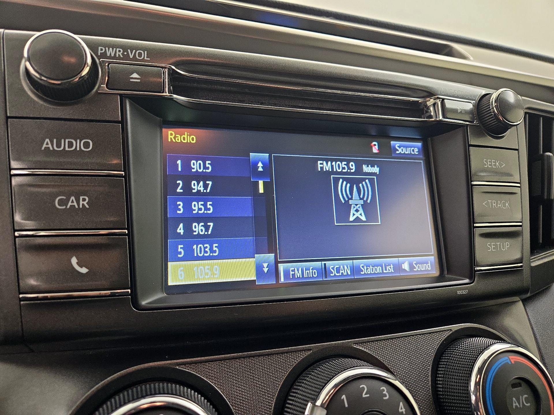 Thumbnail: 2015 Toyota RAV4 - 15