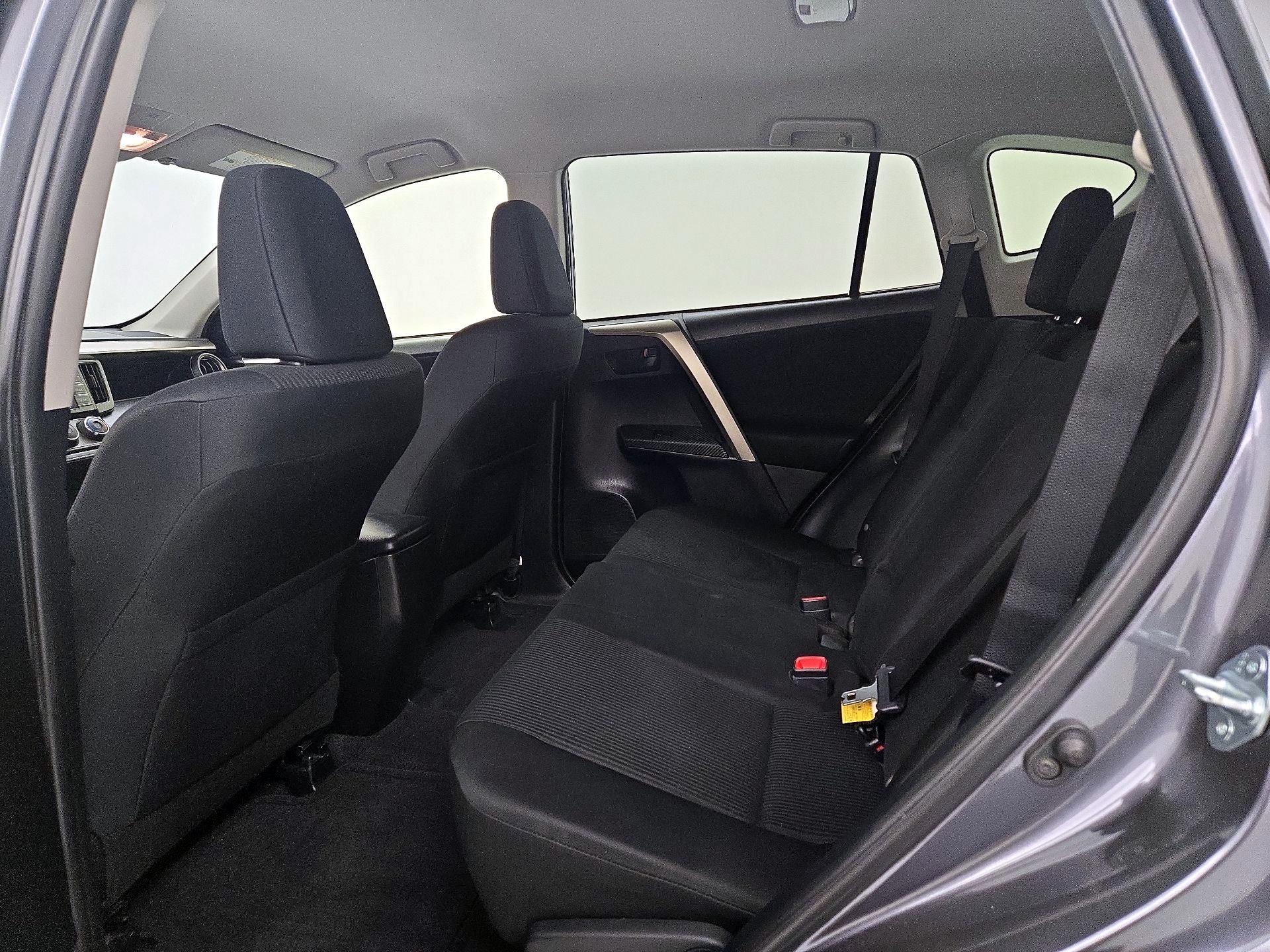 Thumbnail: 2015 Toyota RAV4 - 19