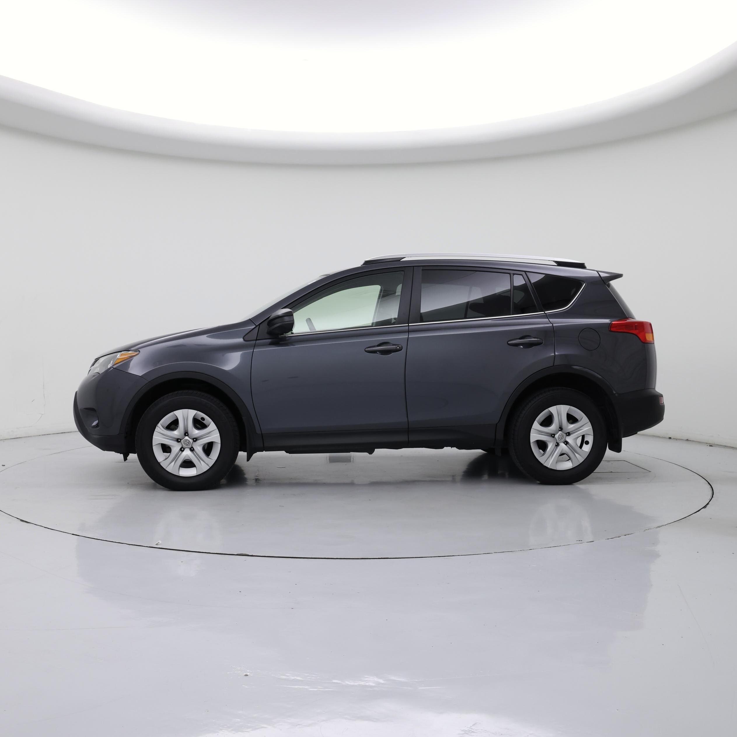 Thumbnail: 2015 Toyota RAV4 - 3