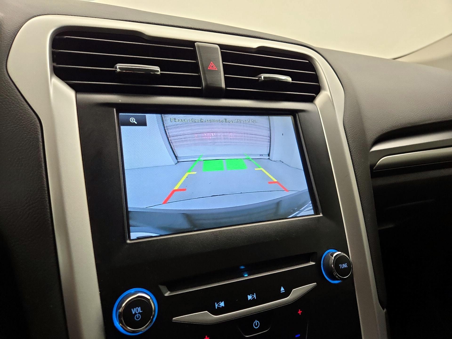 Thumbnail: 2014 Ford Fusion - 14