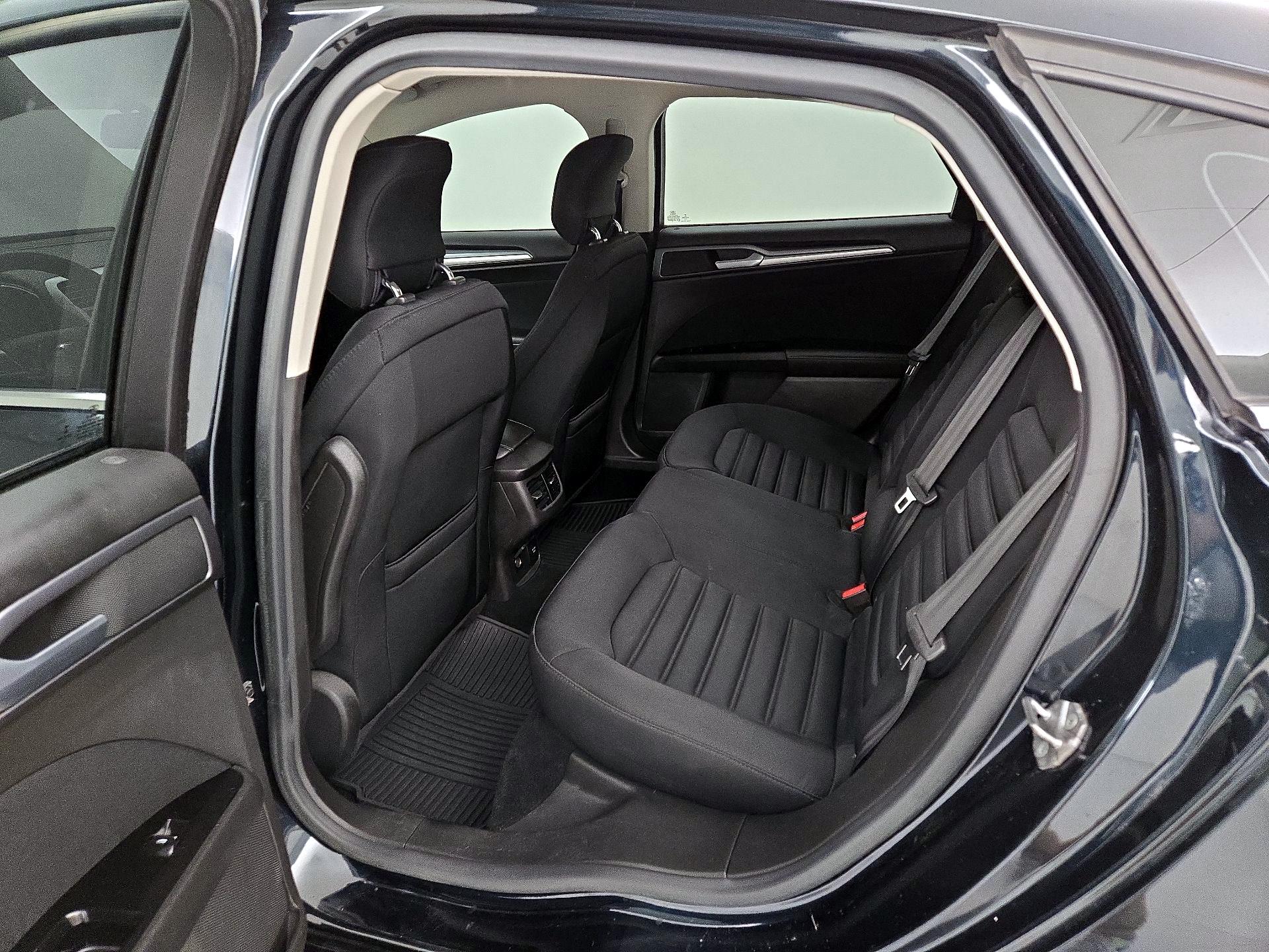 Thumbnail: 2014 Ford Fusion - 19