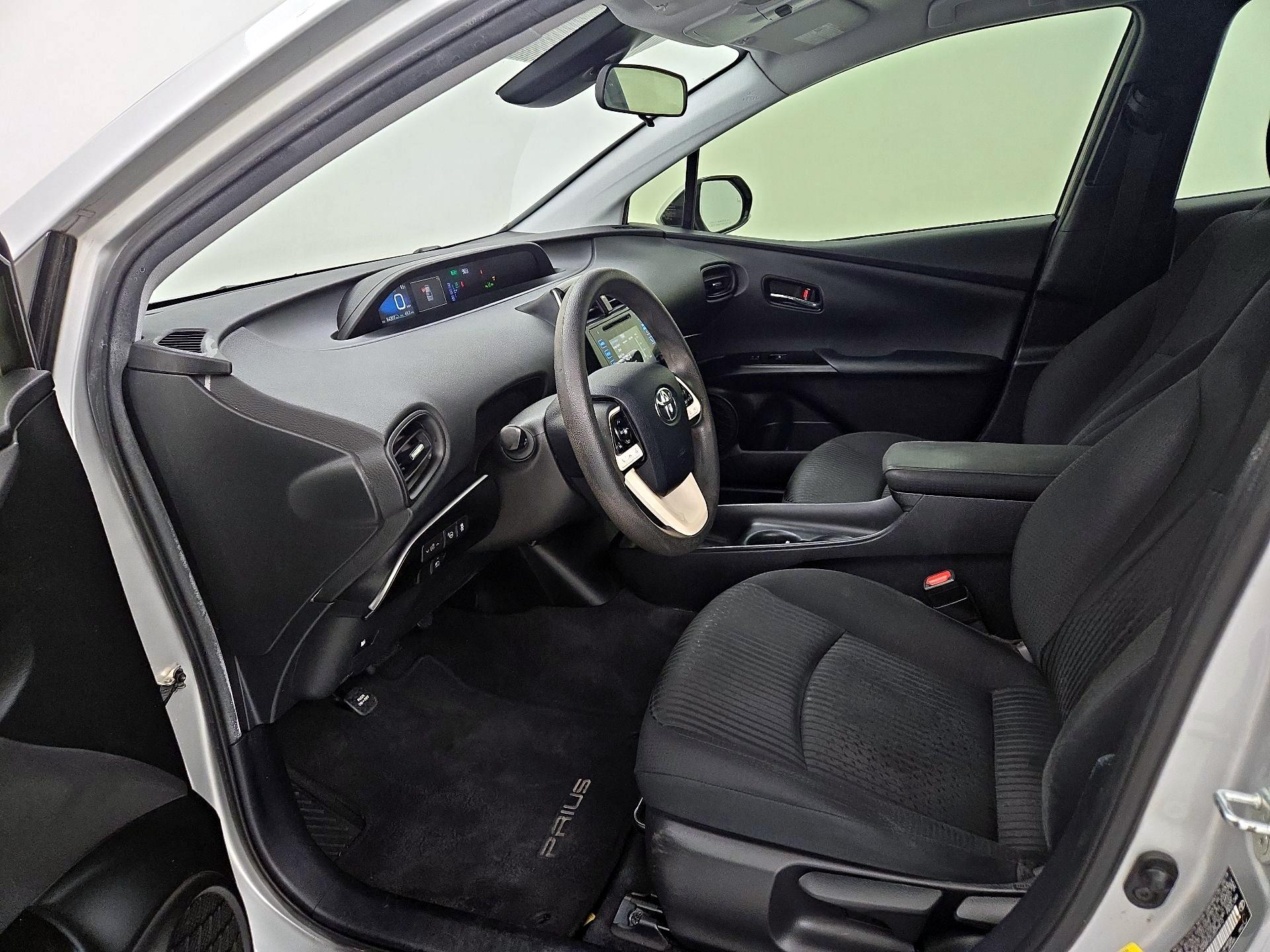 Thumbnail: 2018 Toyota Prius - 11