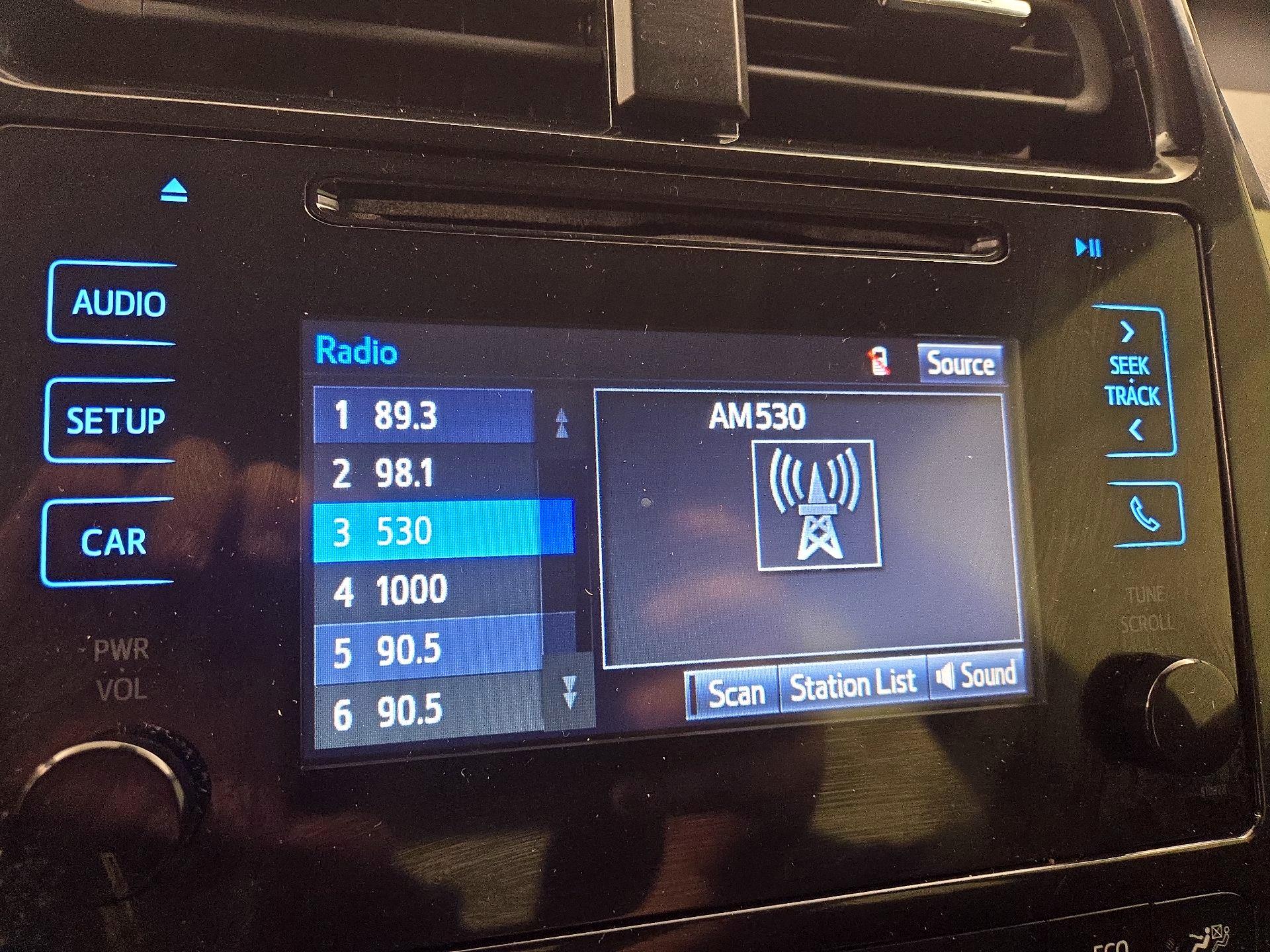 Thumbnail: 2018 Toyota Prius - 15
