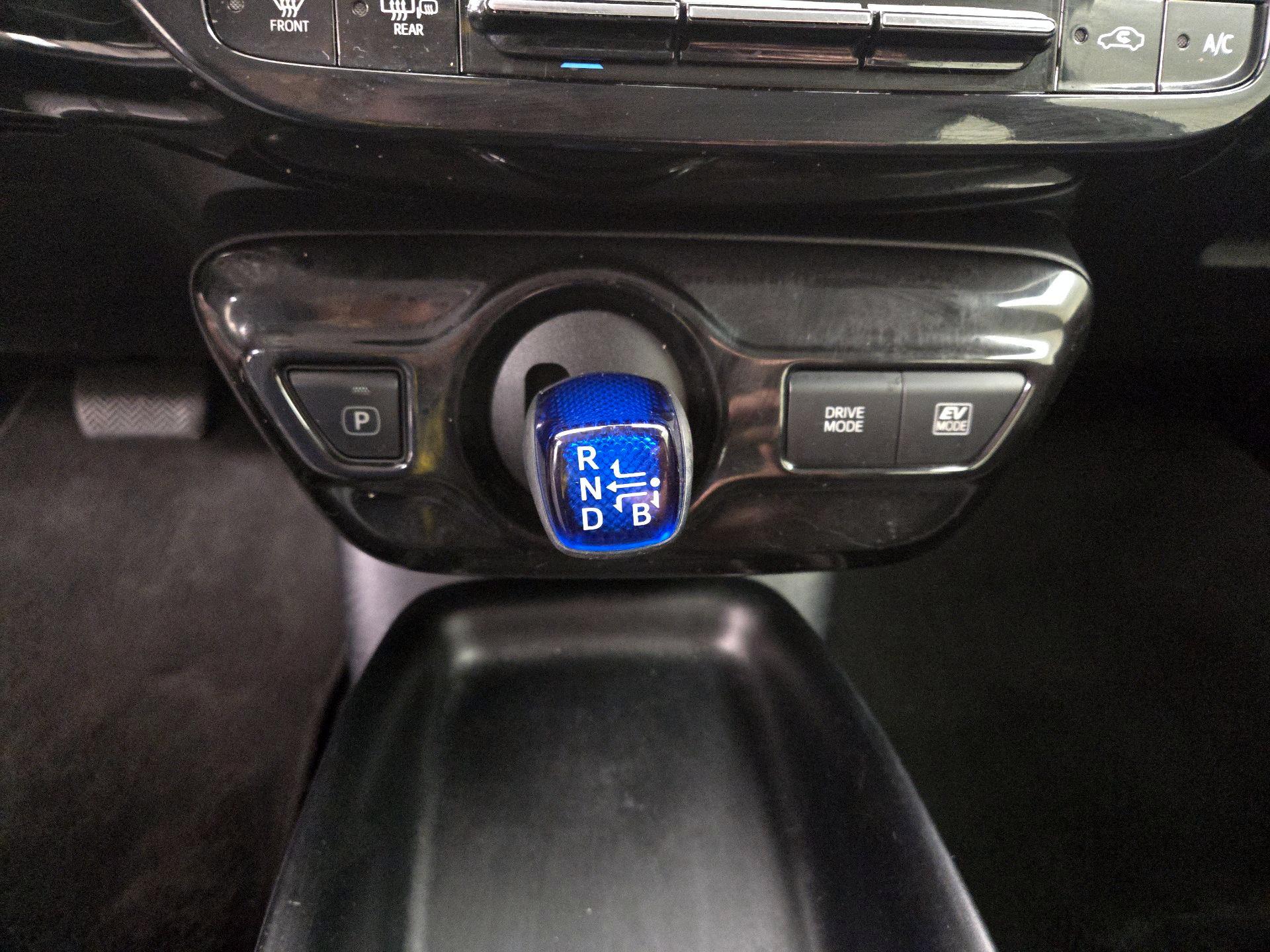 Thumbnail: 2018 Toyota Prius - 17