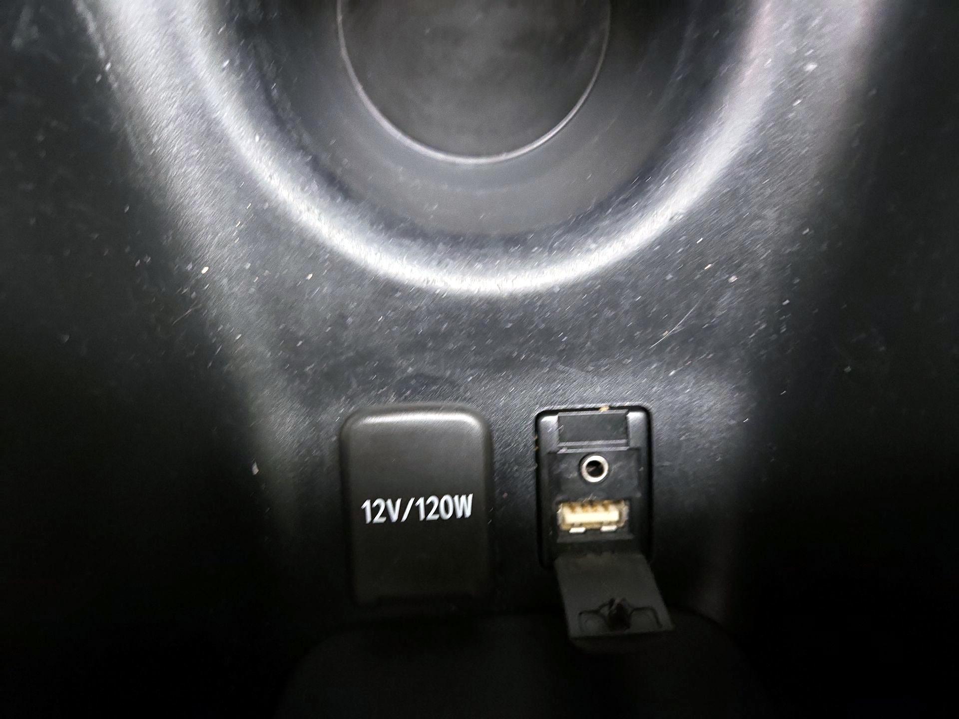 Thumbnail: 2018 Toyota Prius - 18