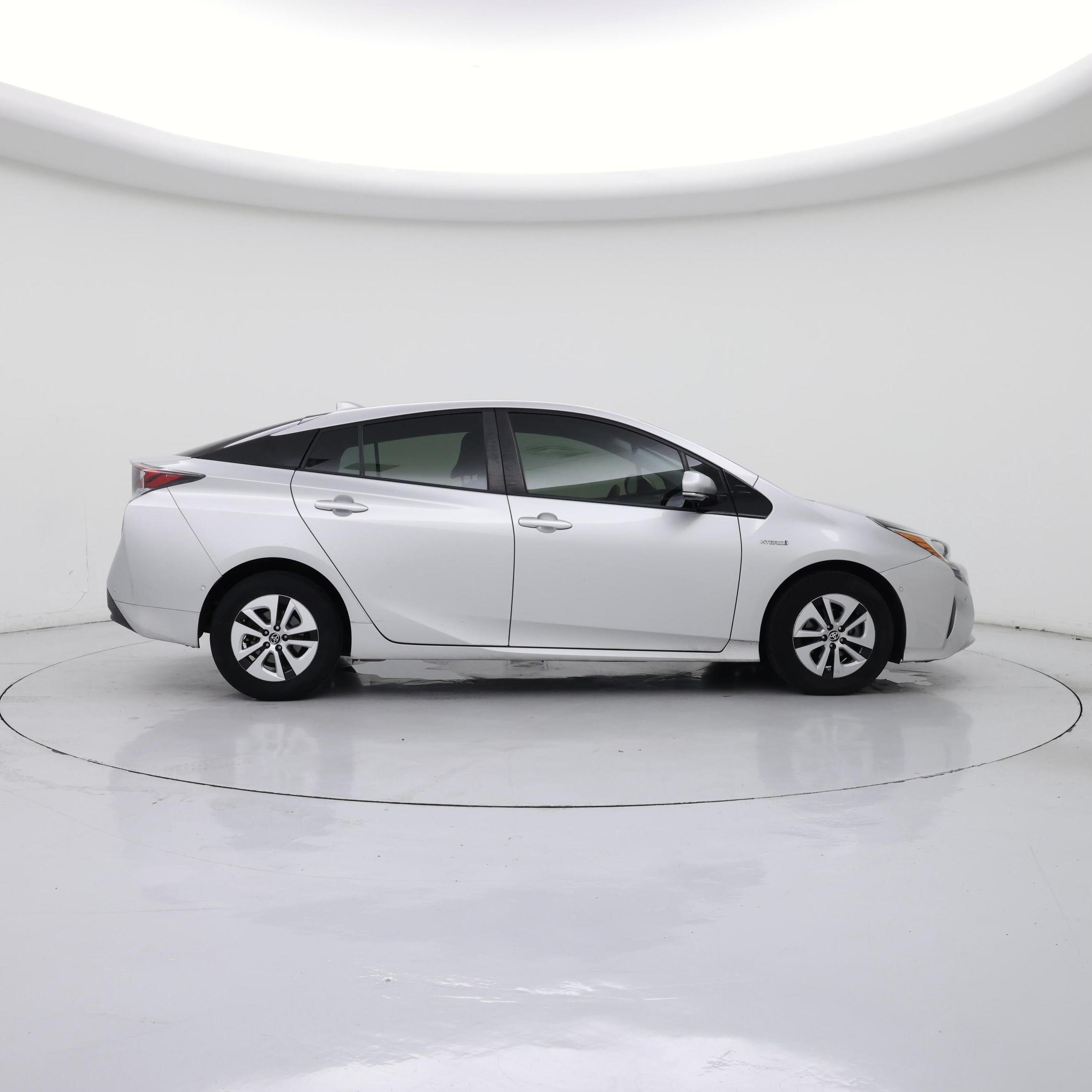 Thumbnail: 2018 Toyota Prius - 7
