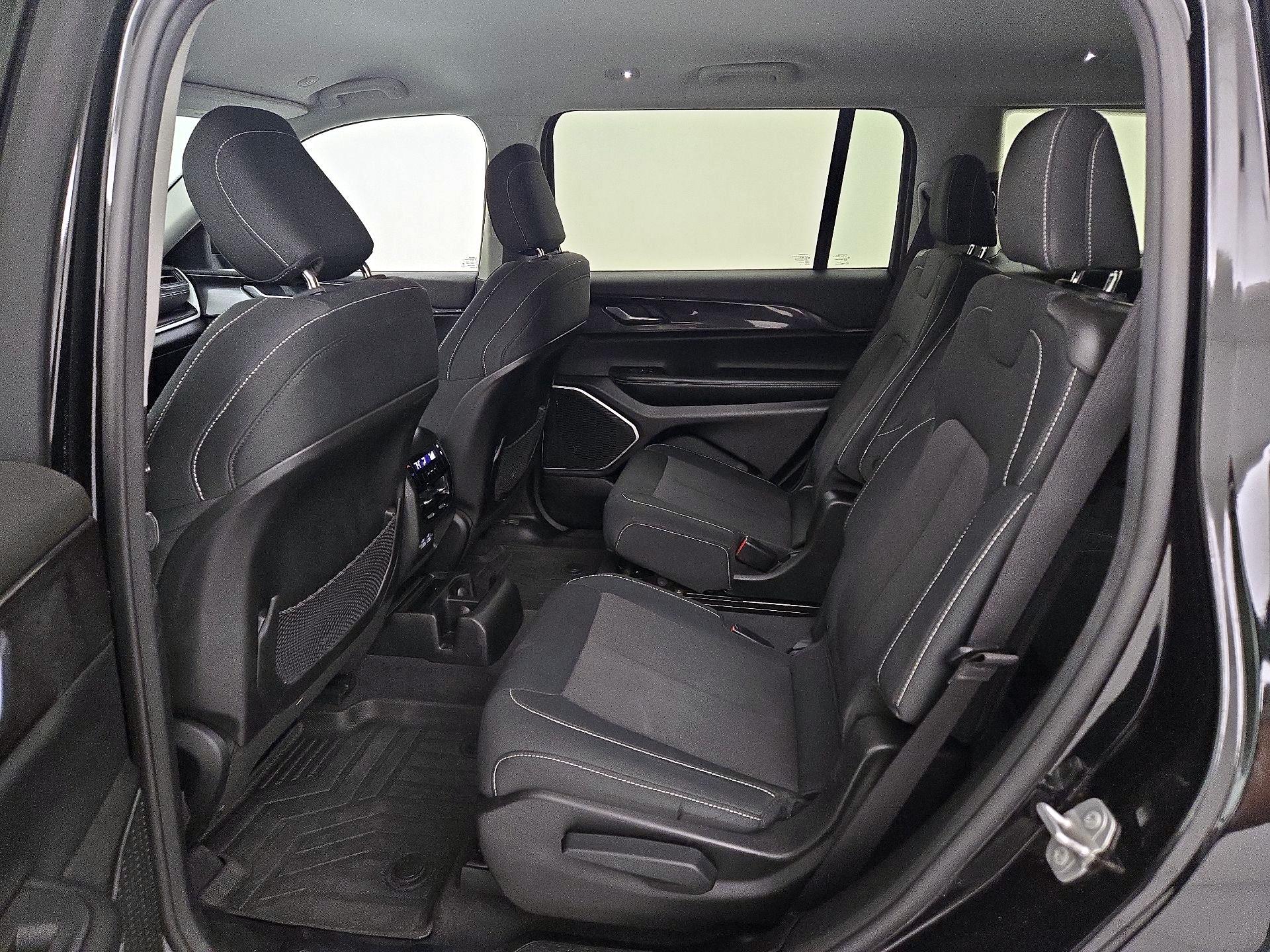 Thumbnail: 2022 Jeep Grand Cherokee L - 19