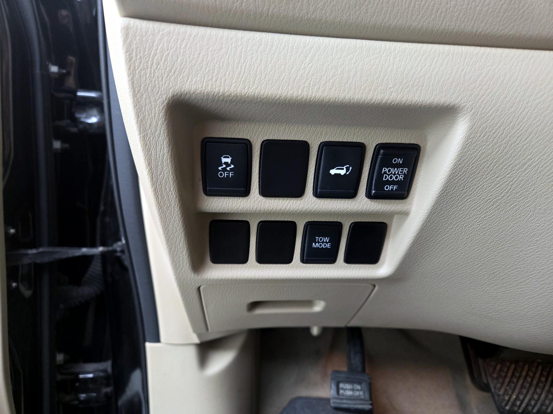 Thumbnail: 2014 Nissan Pathfinder - 13