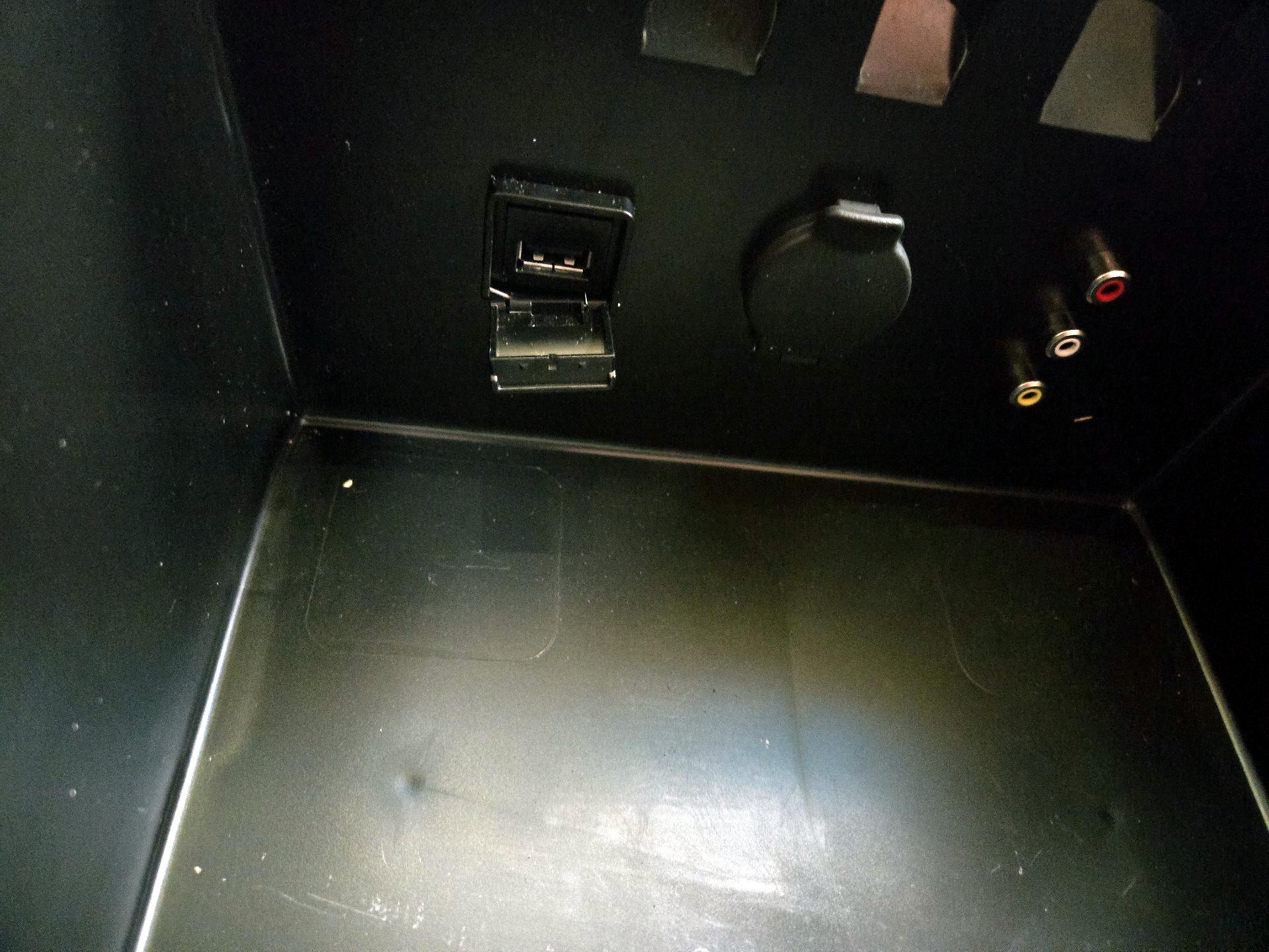 Thumbnail: 2014 Nissan Pathfinder - 18