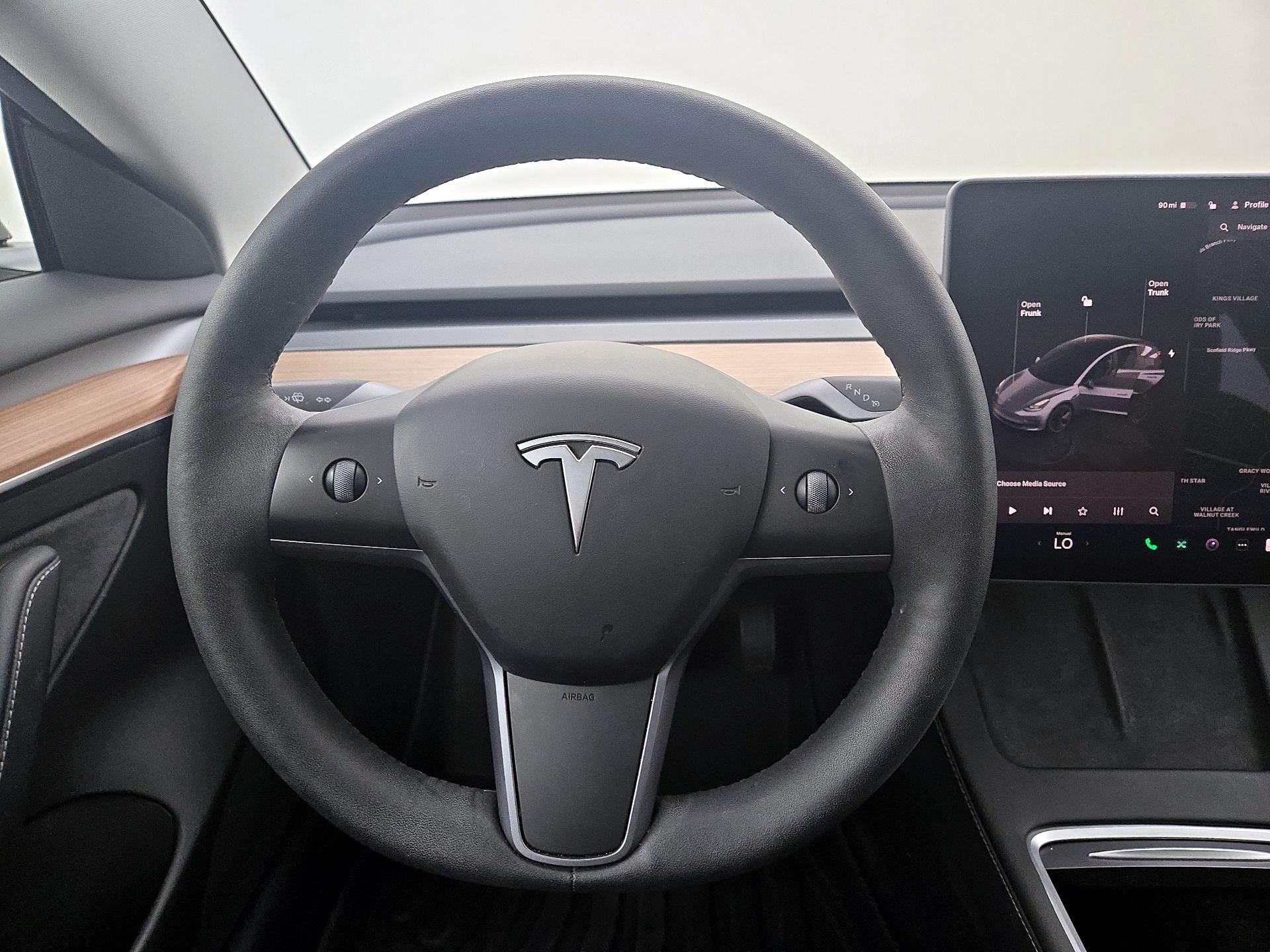 Thumbnail: 2023 Tesla Model 3 - 10