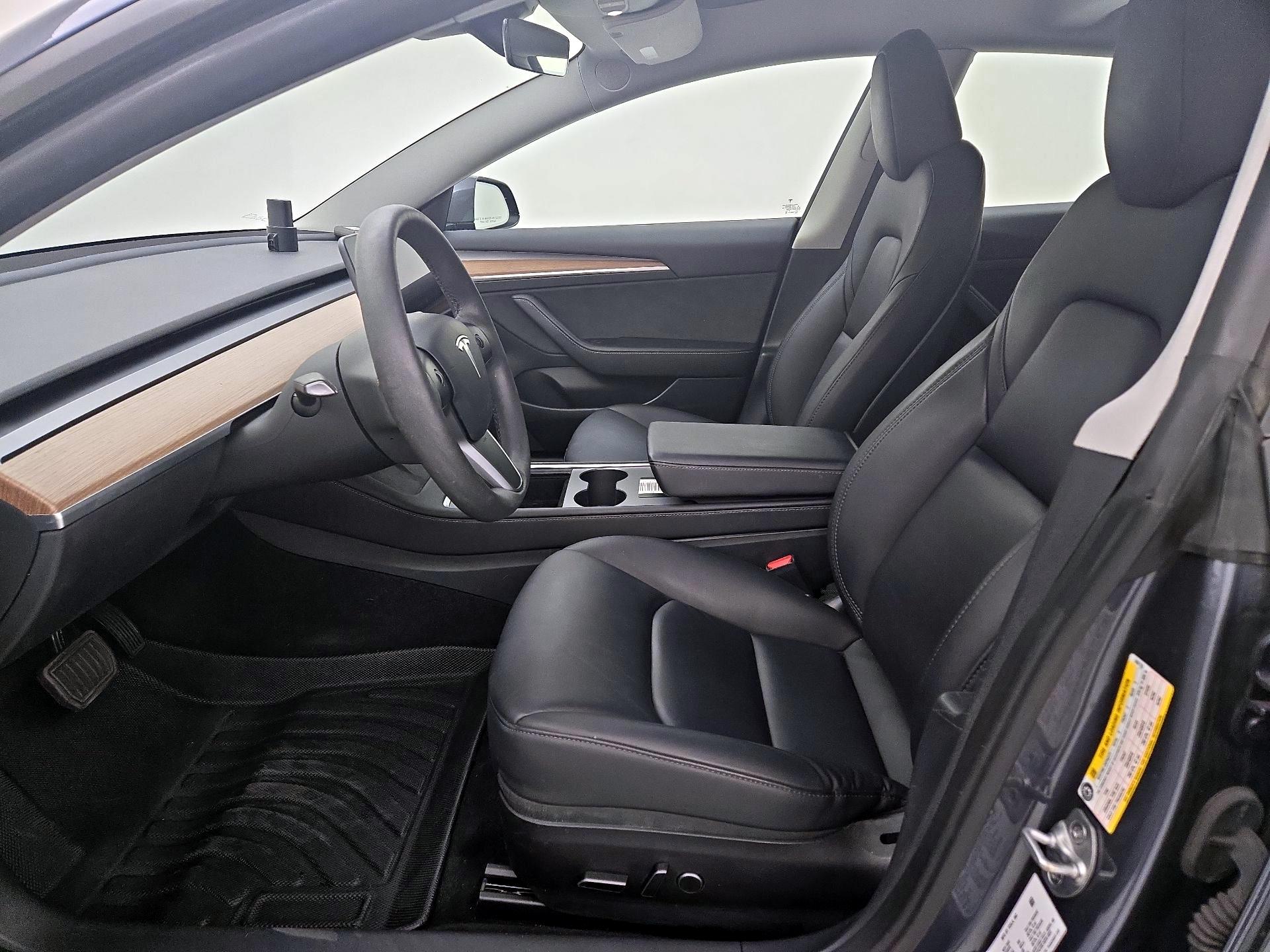 Thumbnail: 2023 Tesla Model 3 - 11