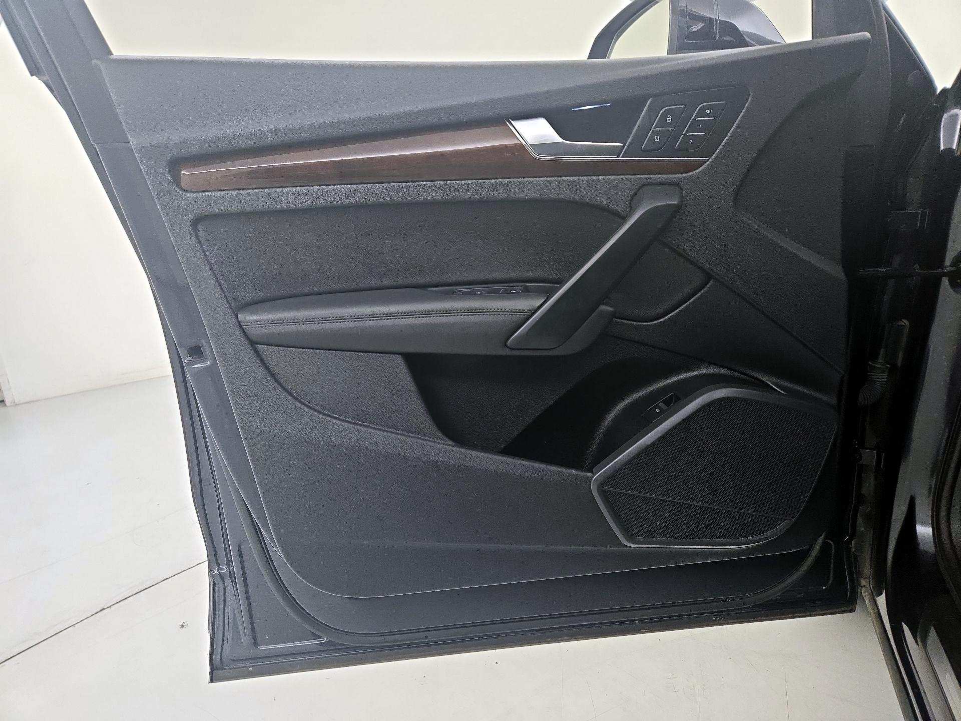 Thumbnail: 2019 Audi Q5 - 12