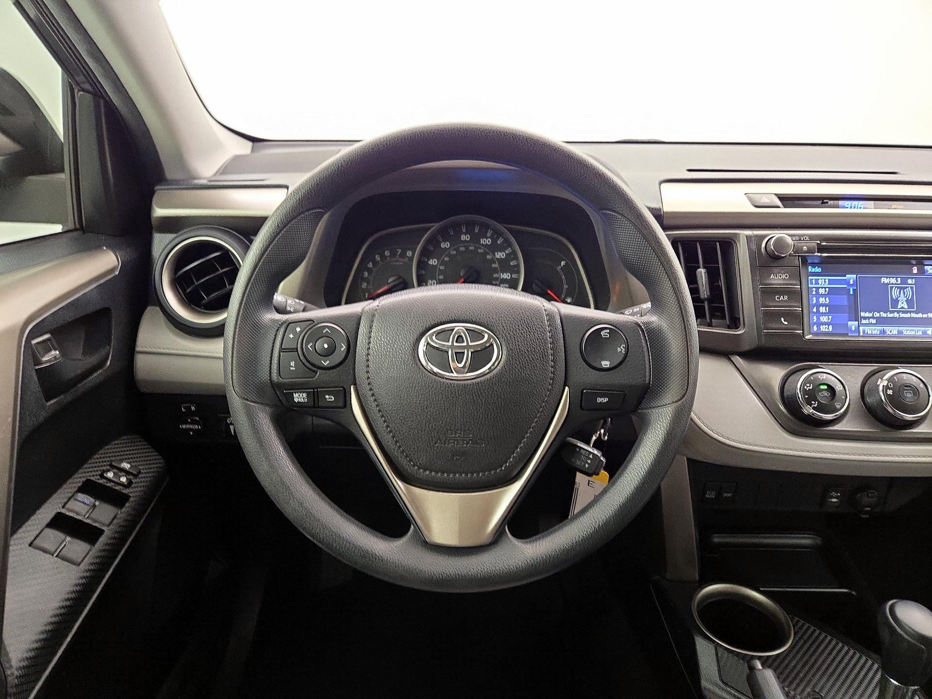Thumbnail: 2015 Toyota RAV4 - 10