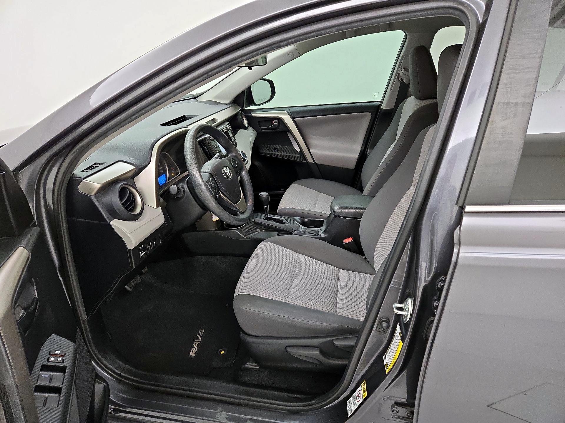 Thumbnail: 2015 Toyota RAV4 - 11