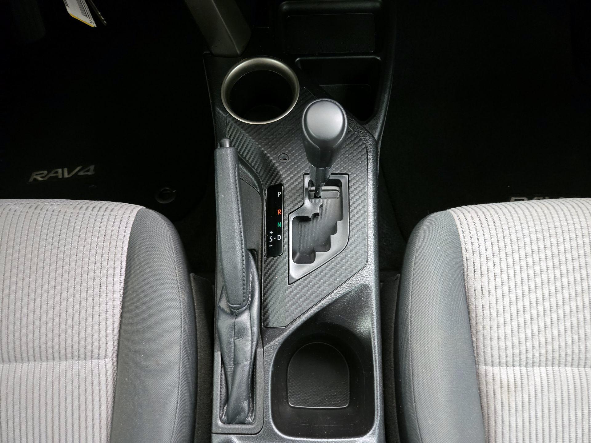 Thumbnail: 2015 Toyota RAV4 - 17