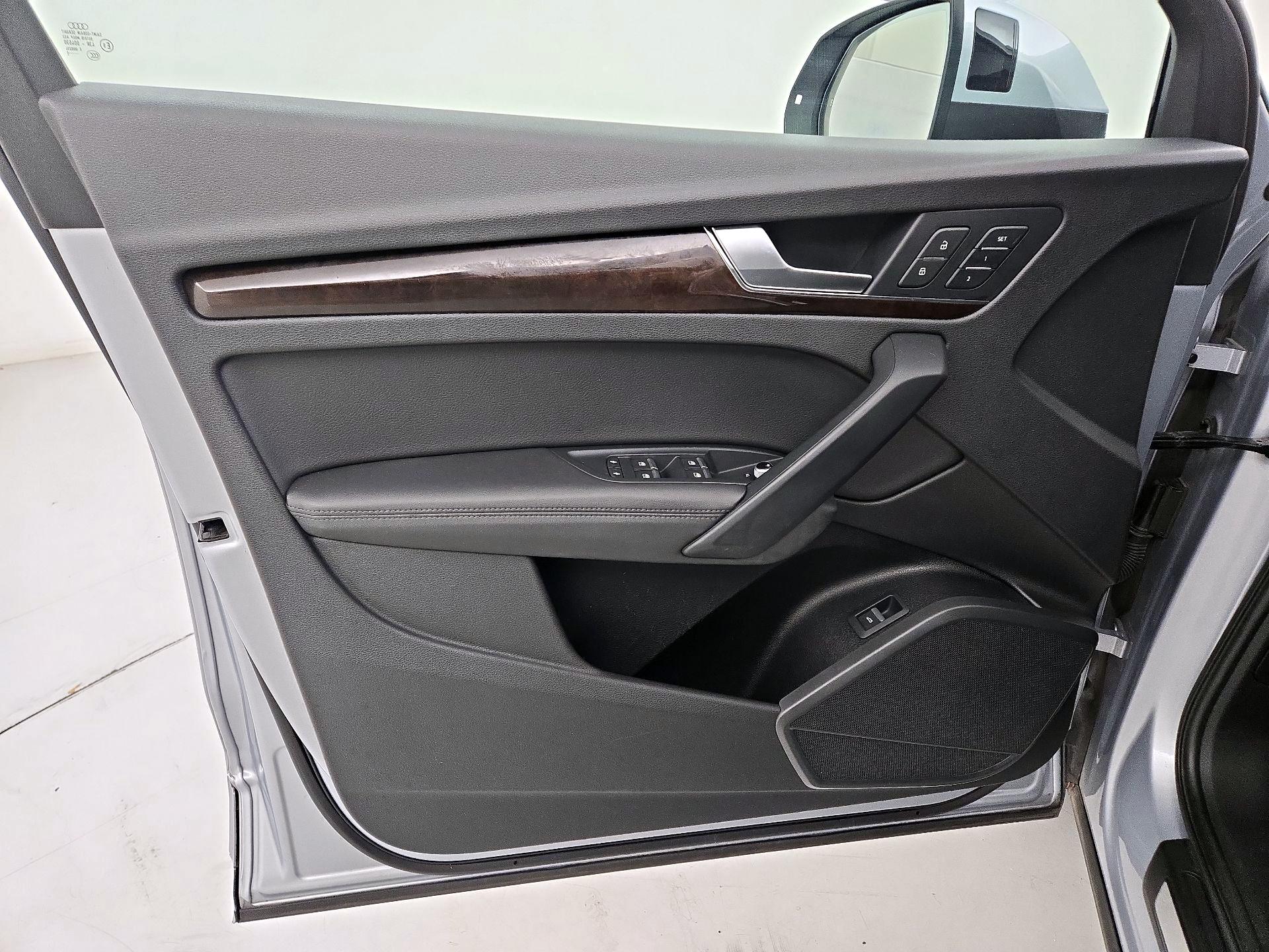 Thumbnail: 2019 Audi Q5 - 12