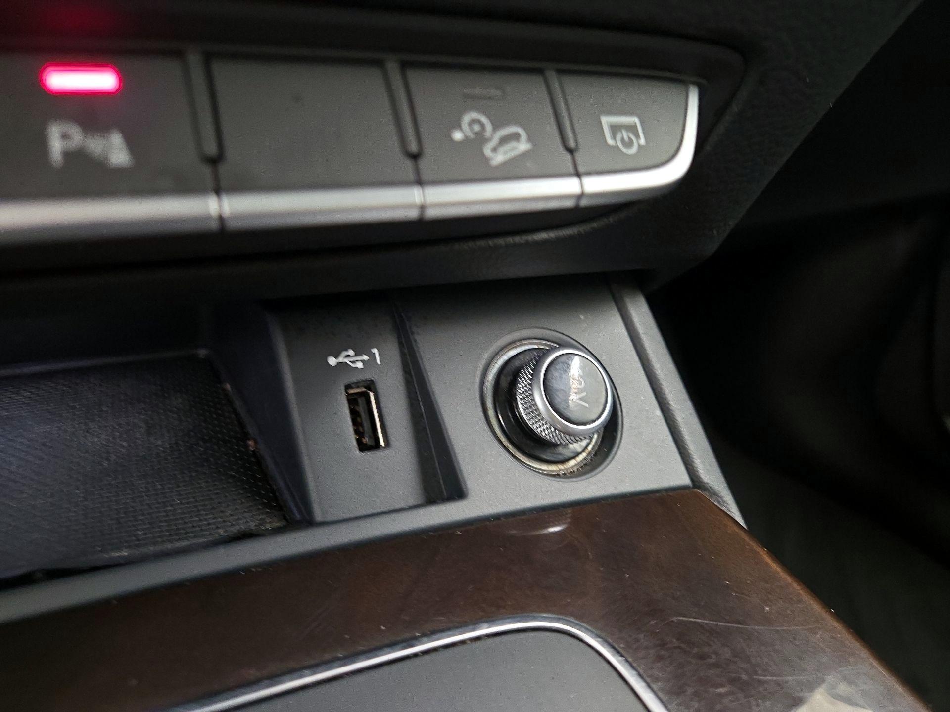 Thumbnail: 2019 Audi Q5 - 19