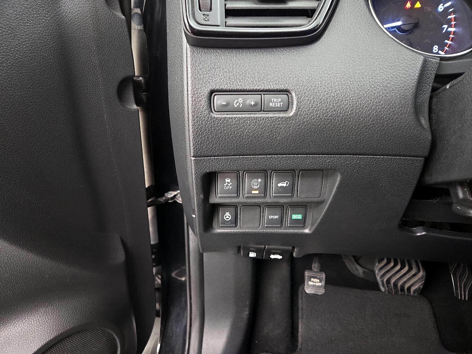 Thumbnail: 2017 Nissan Rogue - 13