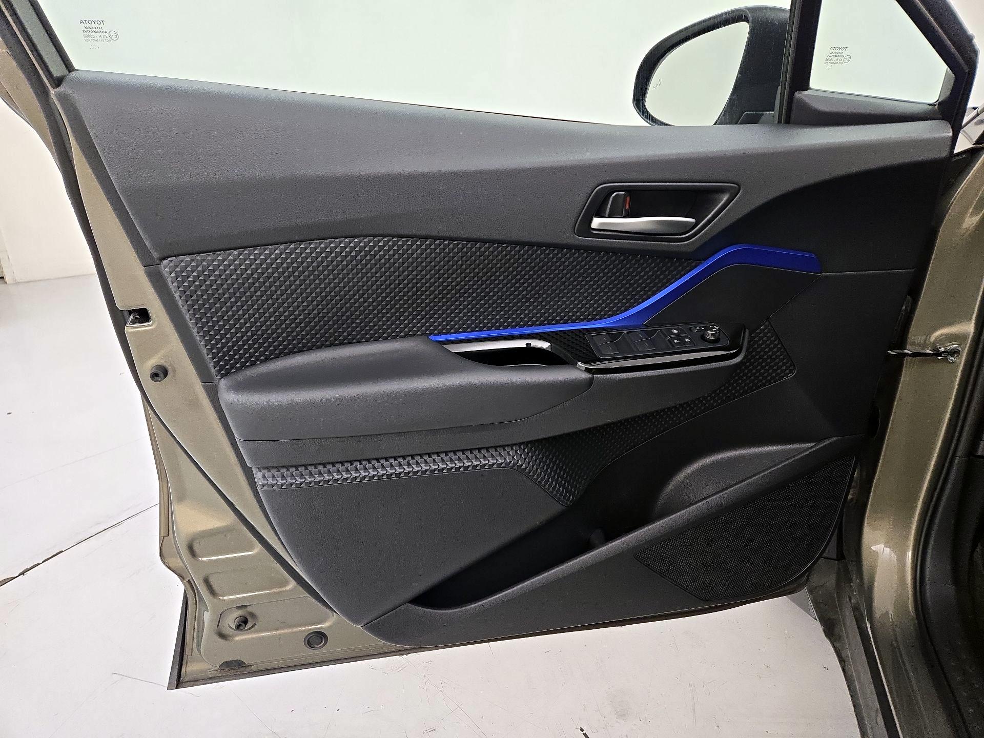 Thumbnail: 2021 Toyota C-HR - 12