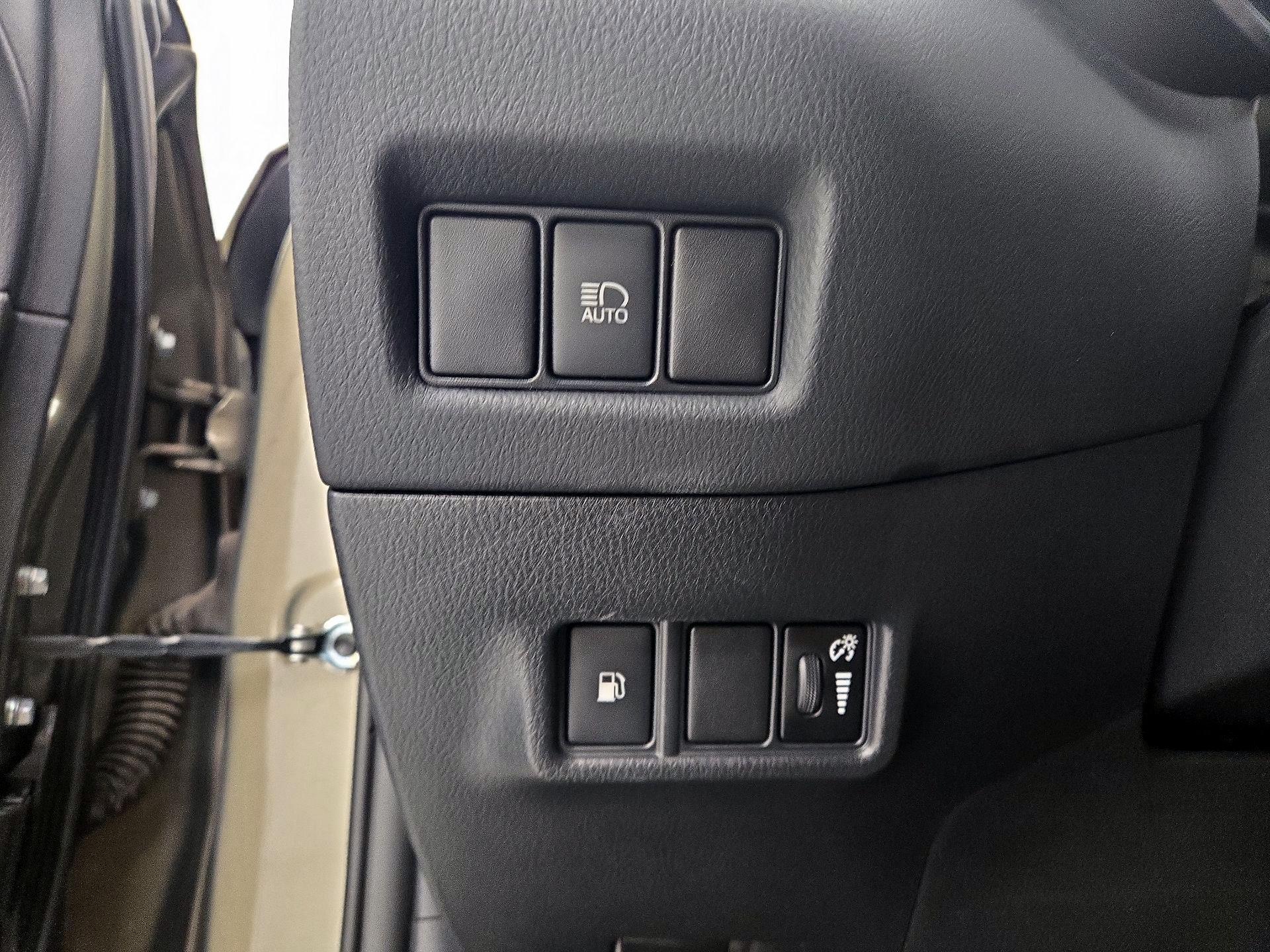 Thumbnail: 2021 Toyota C-HR - 13