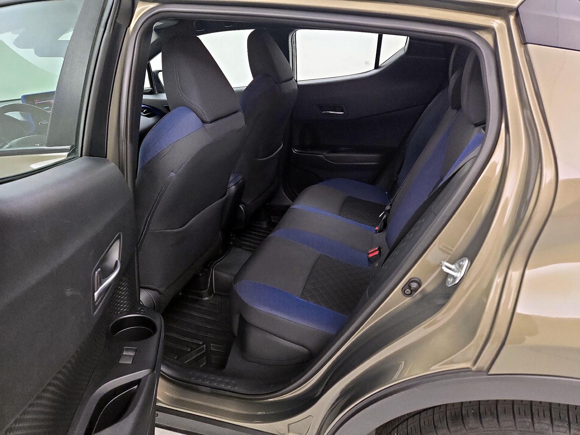 Thumbnail: 2021 Toyota C-HR - 19