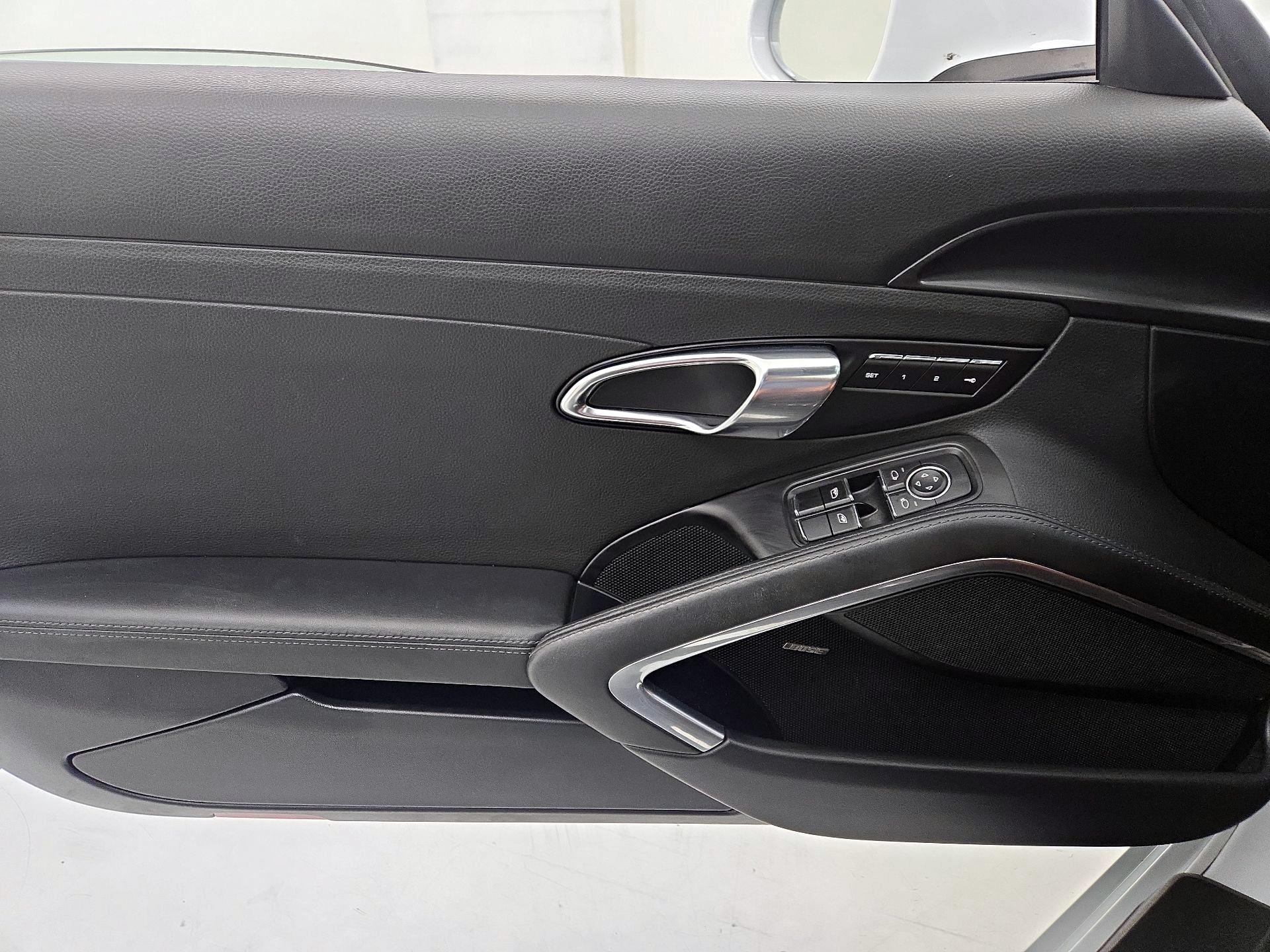 Thumbnail: 2018 Porsche 718 Cayman - 12