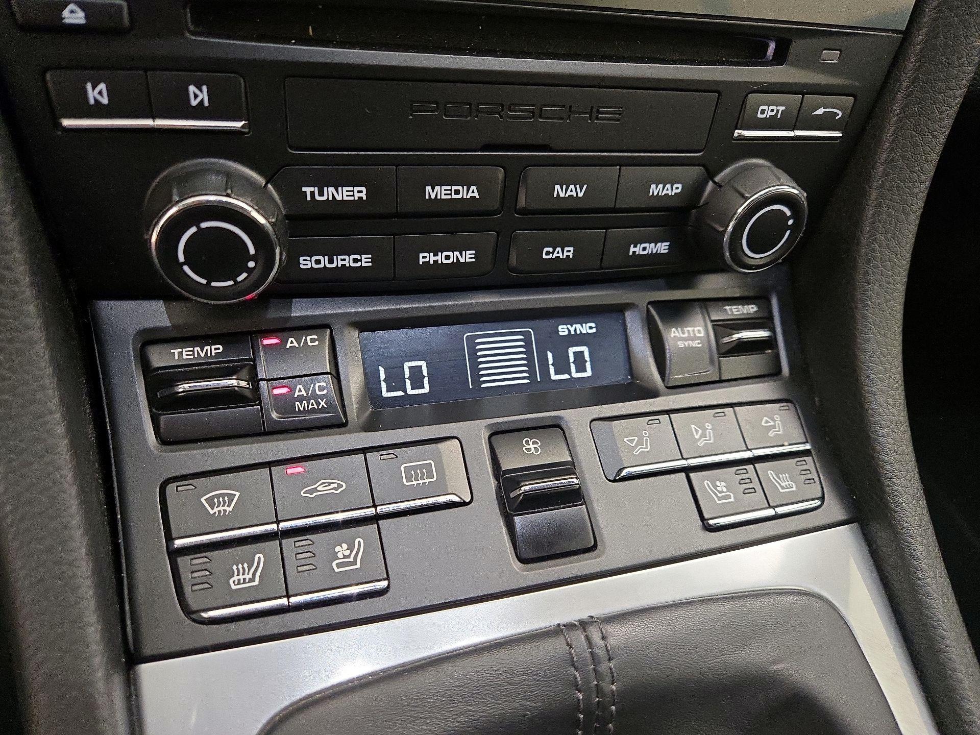 Thumbnail: 2018 Porsche 718 Cayman - 17