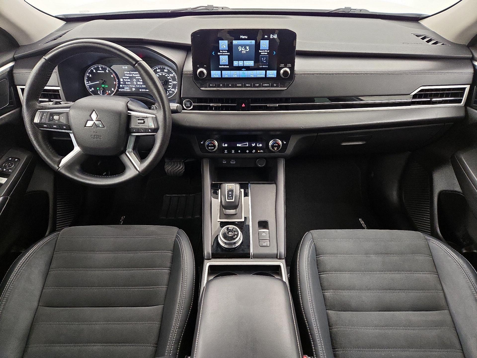 Thumbnail: 2023 Mitsubishi Outlander - 9