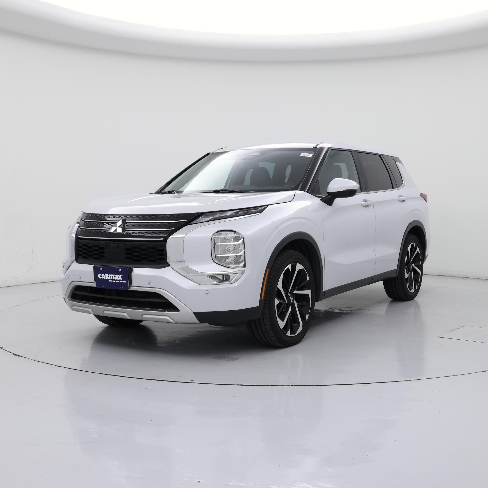 Thumbnail: 2023 Mitsubishi Outlander - 4