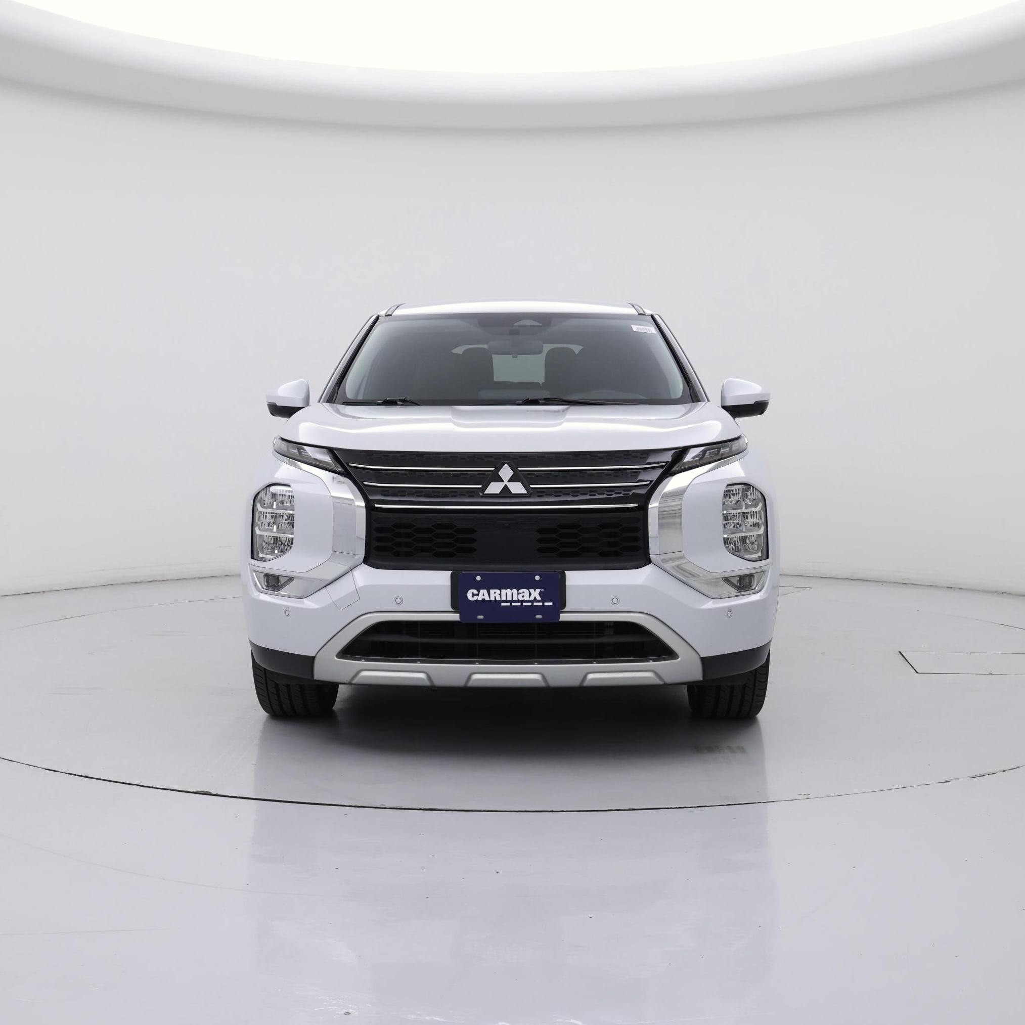 Thumbnail: 2023 Mitsubishi Outlander - 5