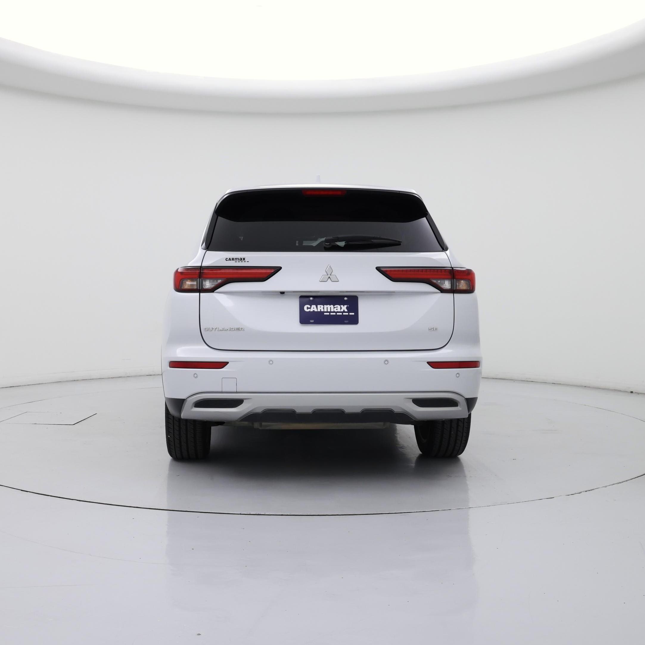 Thumbnail: 2023 Mitsubishi Outlander - 6