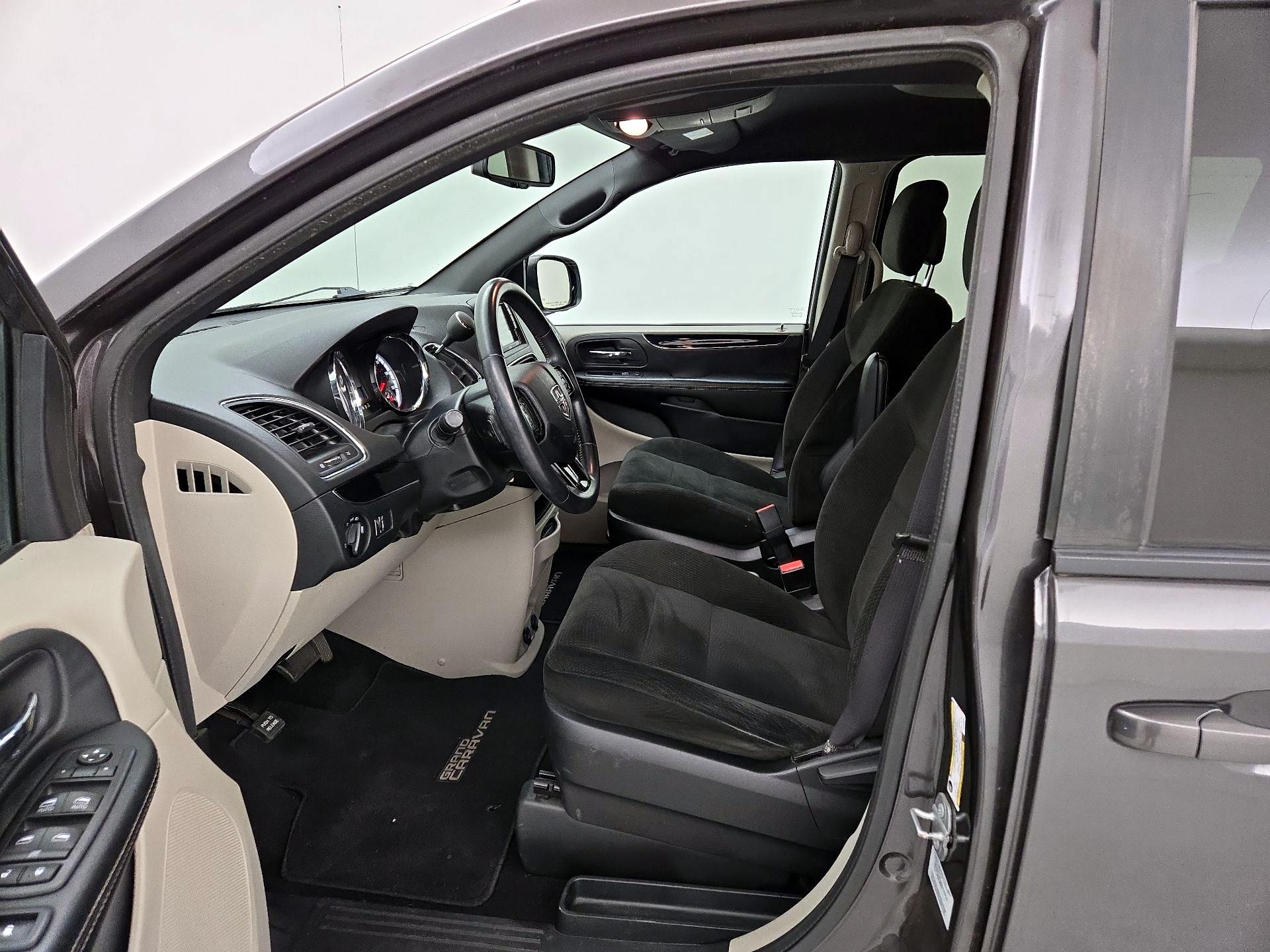 Thumbnail: 2015 Dodge Grand Caravan - 11