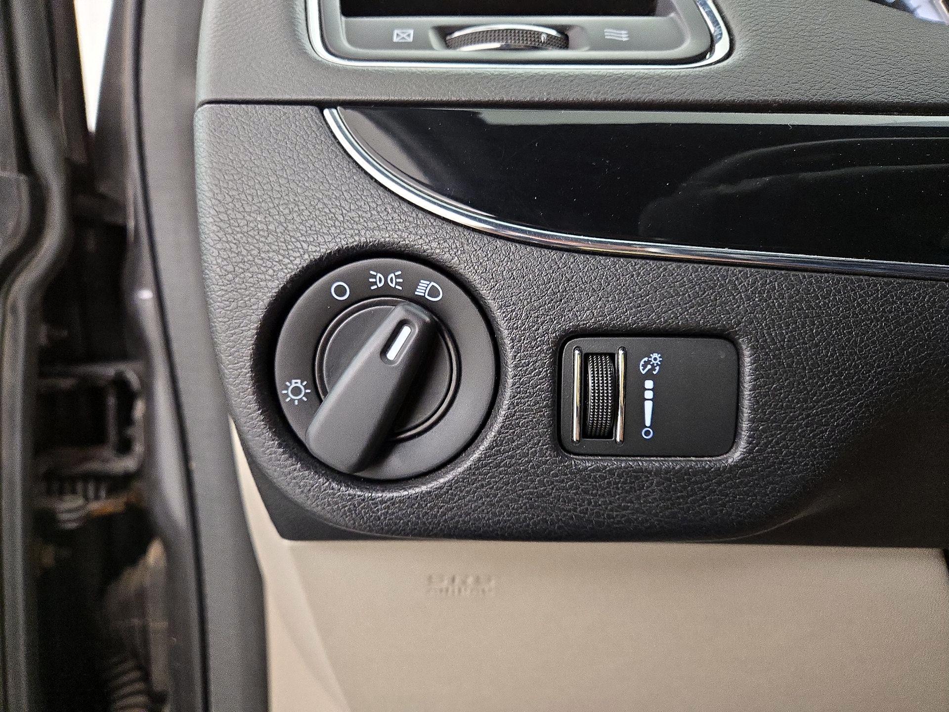 Thumbnail: 2015 Dodge Grand Caravan - 13