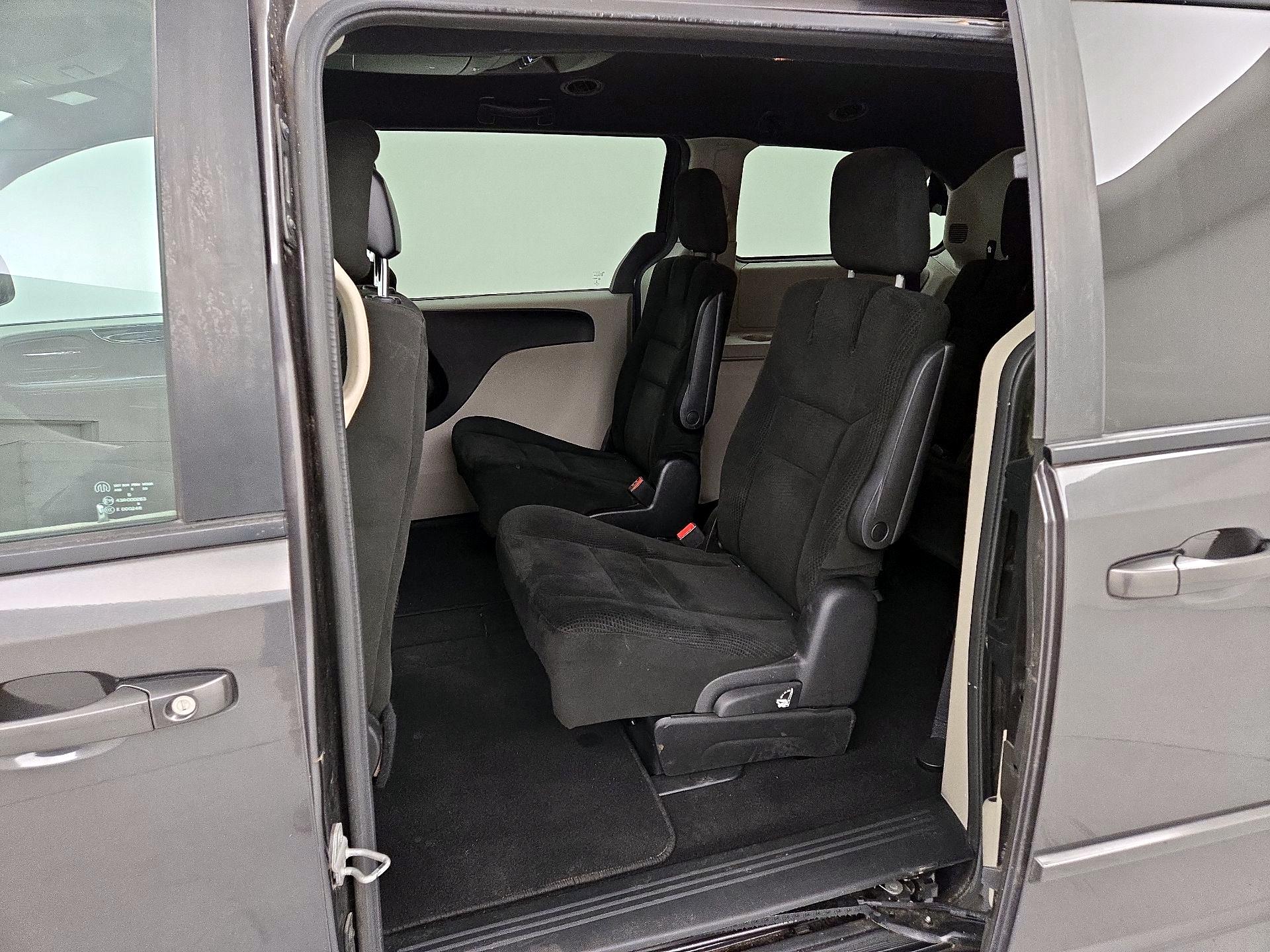 Thumbnail: 2015 Dodge Grand Caravan - 19