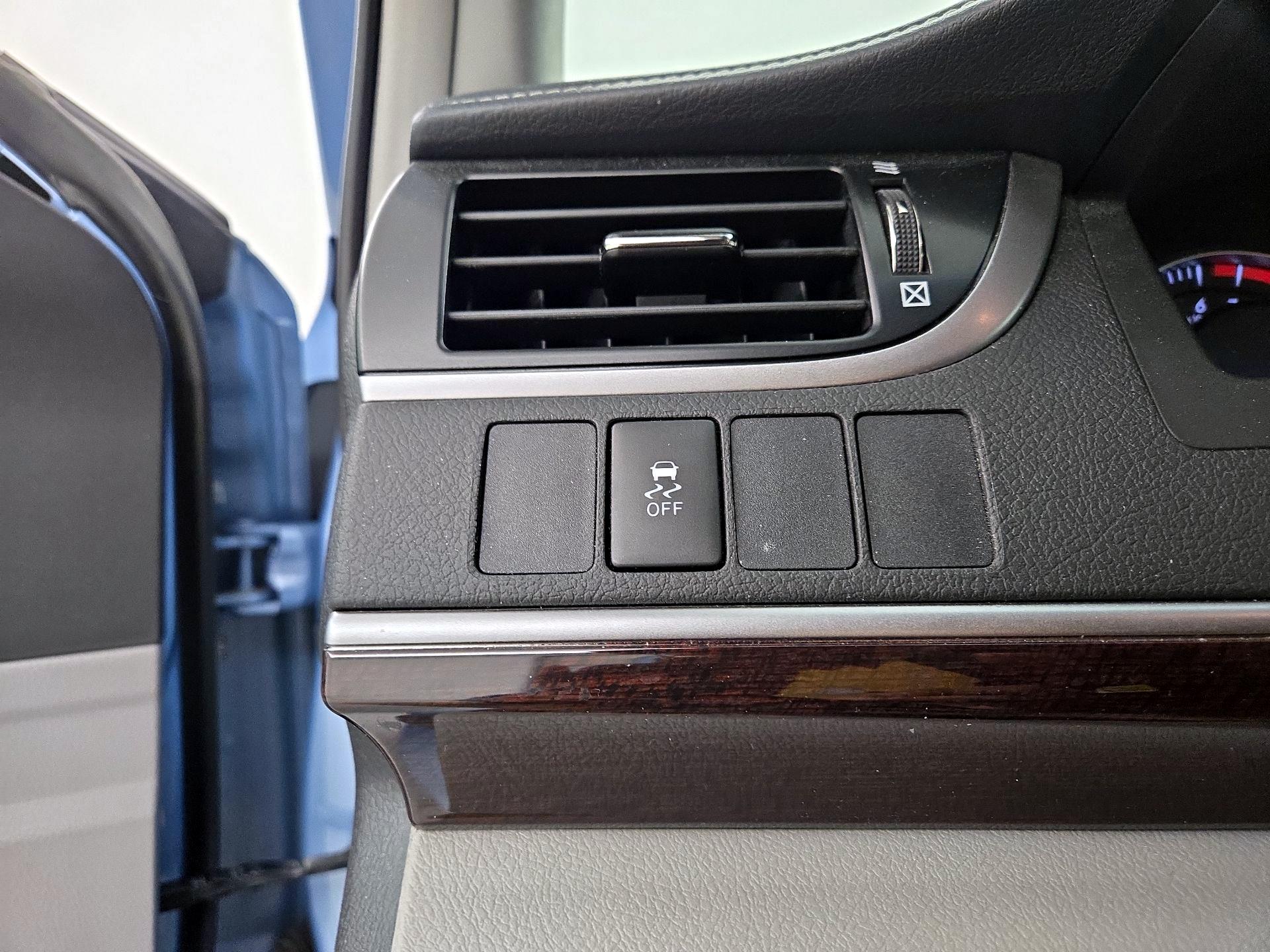 Thumbnail: 2014 Toyota Camry - 13