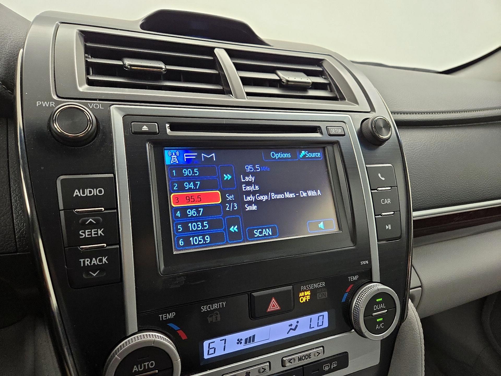 Thumbnail: 2014 Toyota Camry - 14