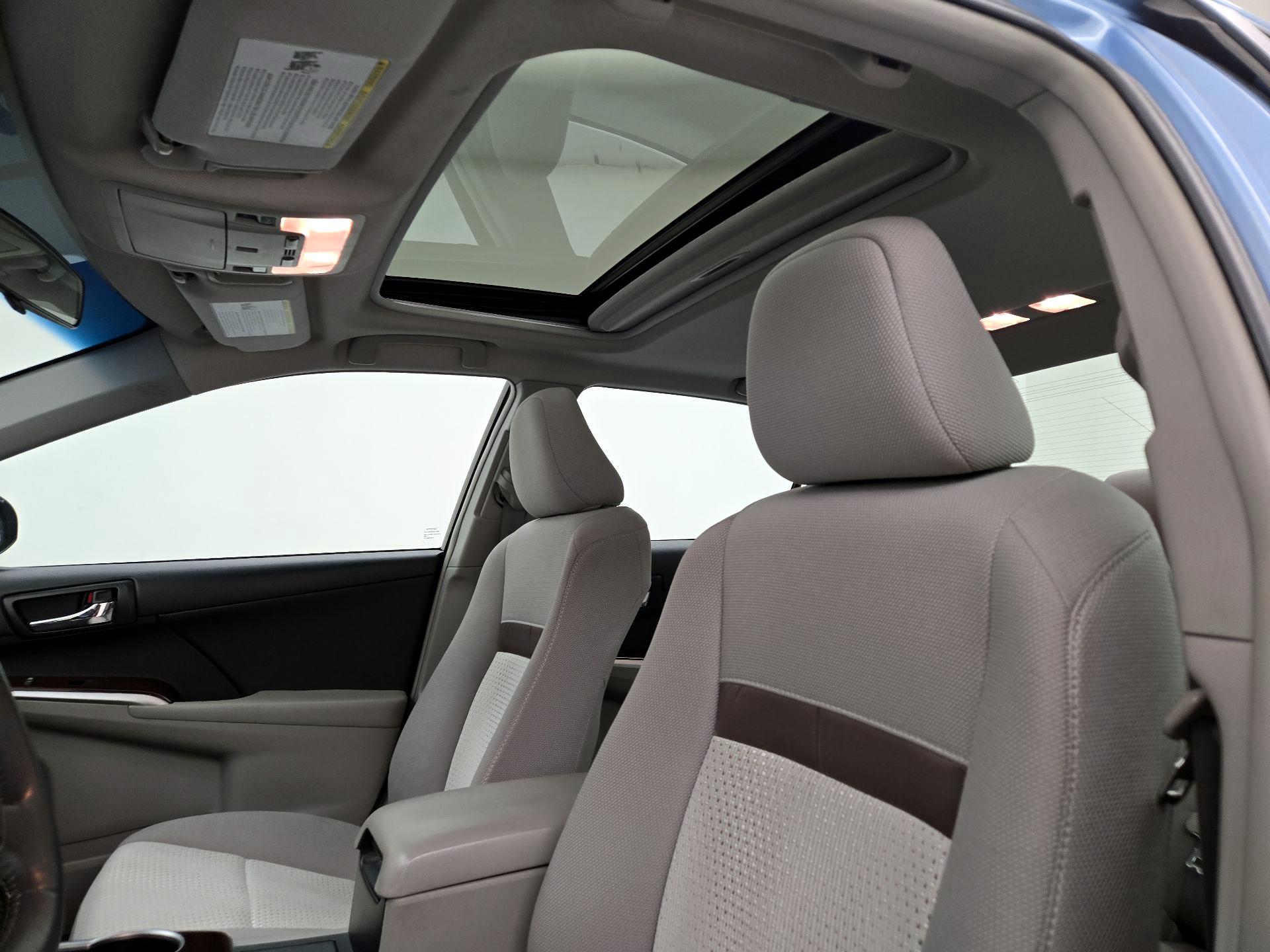 Thumbnail: 2014 Toyota Camry - 18