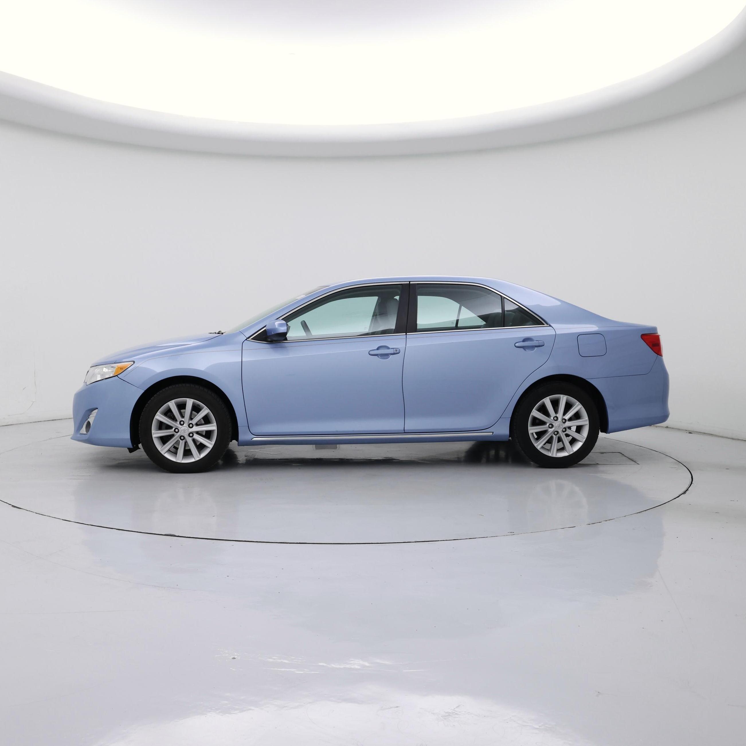 Thumbnail: 2014 Toyota Camry - 3