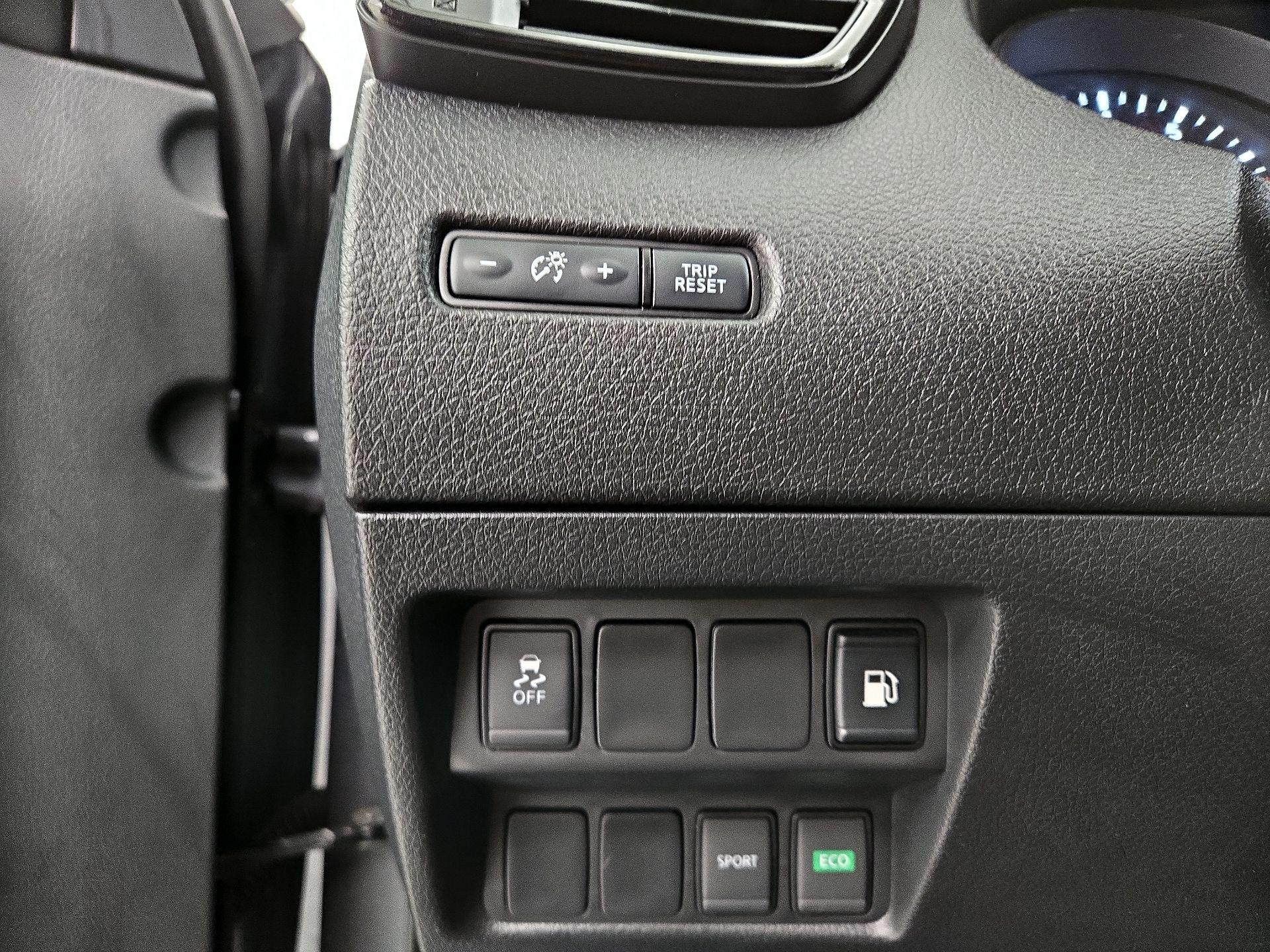 Thumbnail: 2018 Nissan Rogue - 13