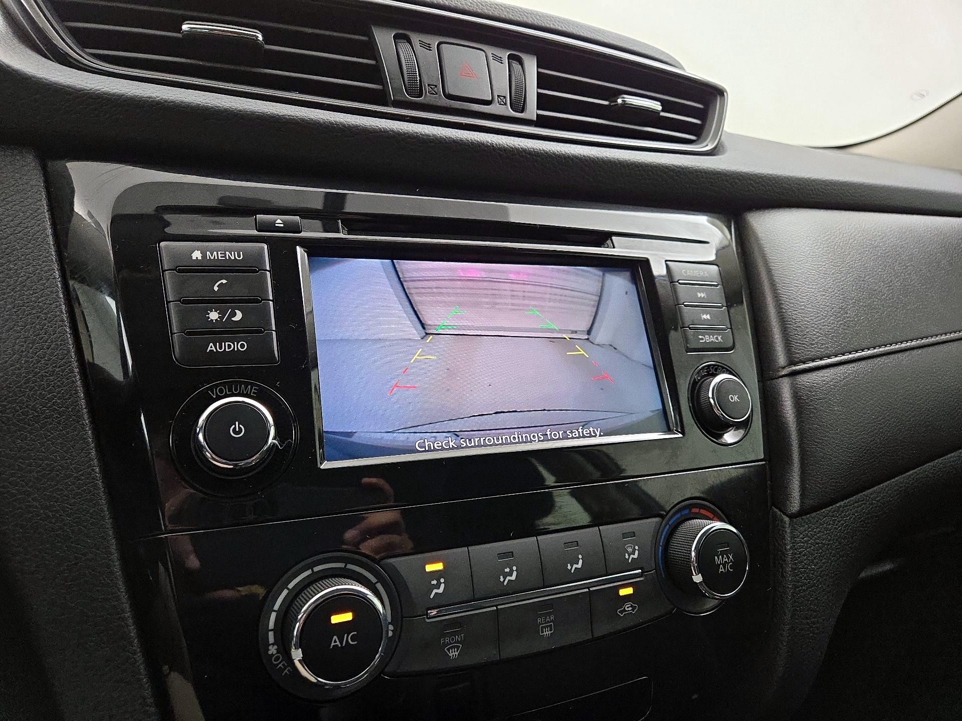 Thumbnail: 2018 Nissan Rogue - 14