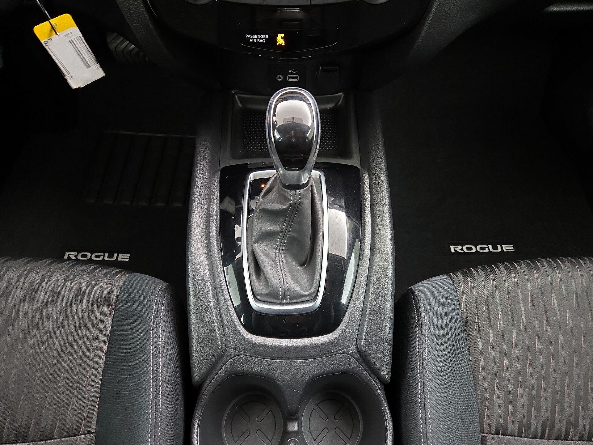 Thumbnail: 2018 Nissan Rogue - 17