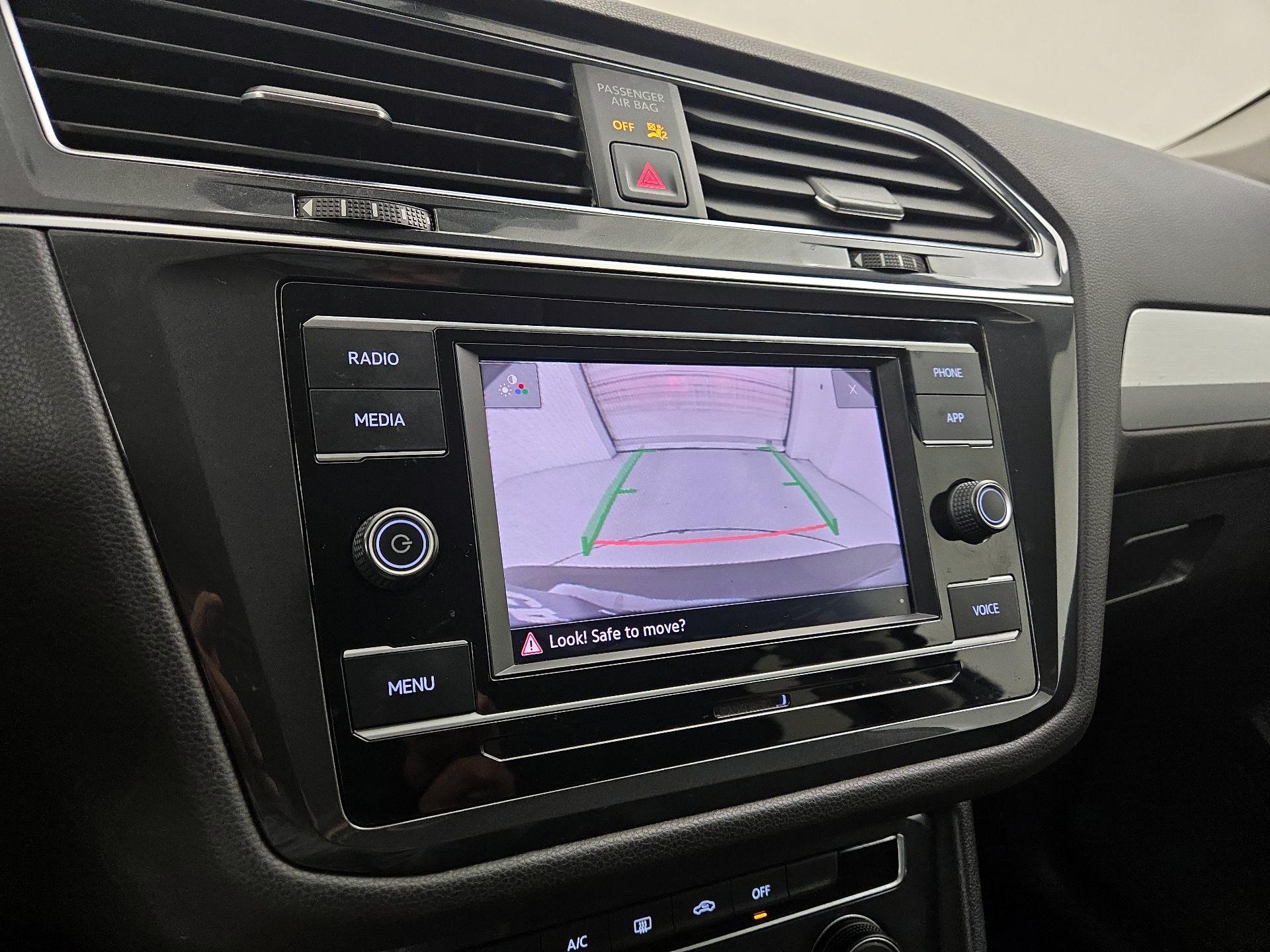 Thumbnail: 2020 Volkswagen Tiguan - 14