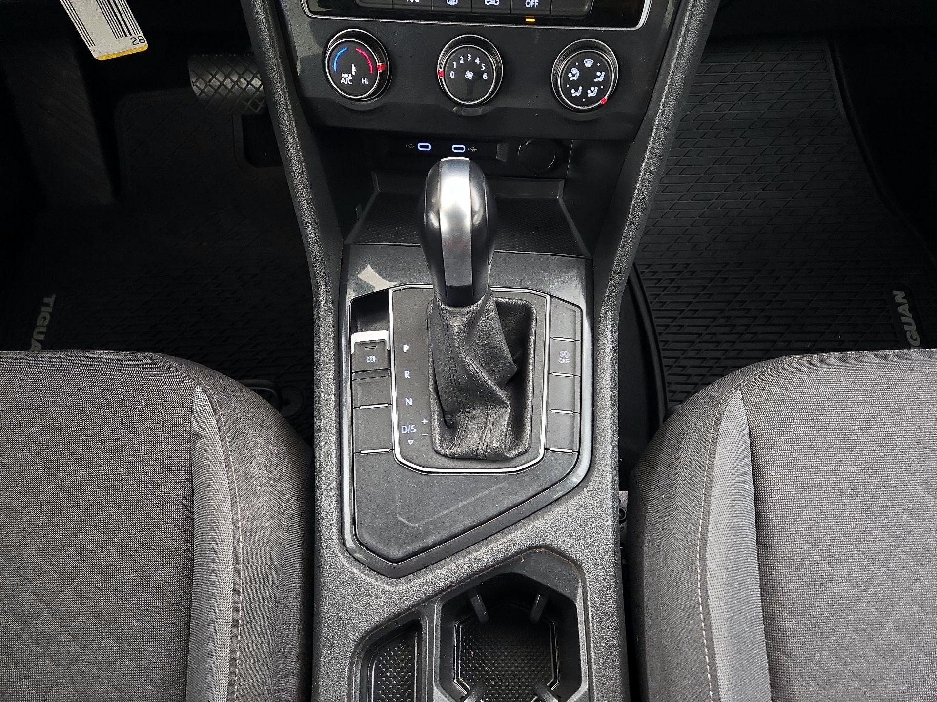 Thumbnail: 2020 Volkswagen Tiguan - 17