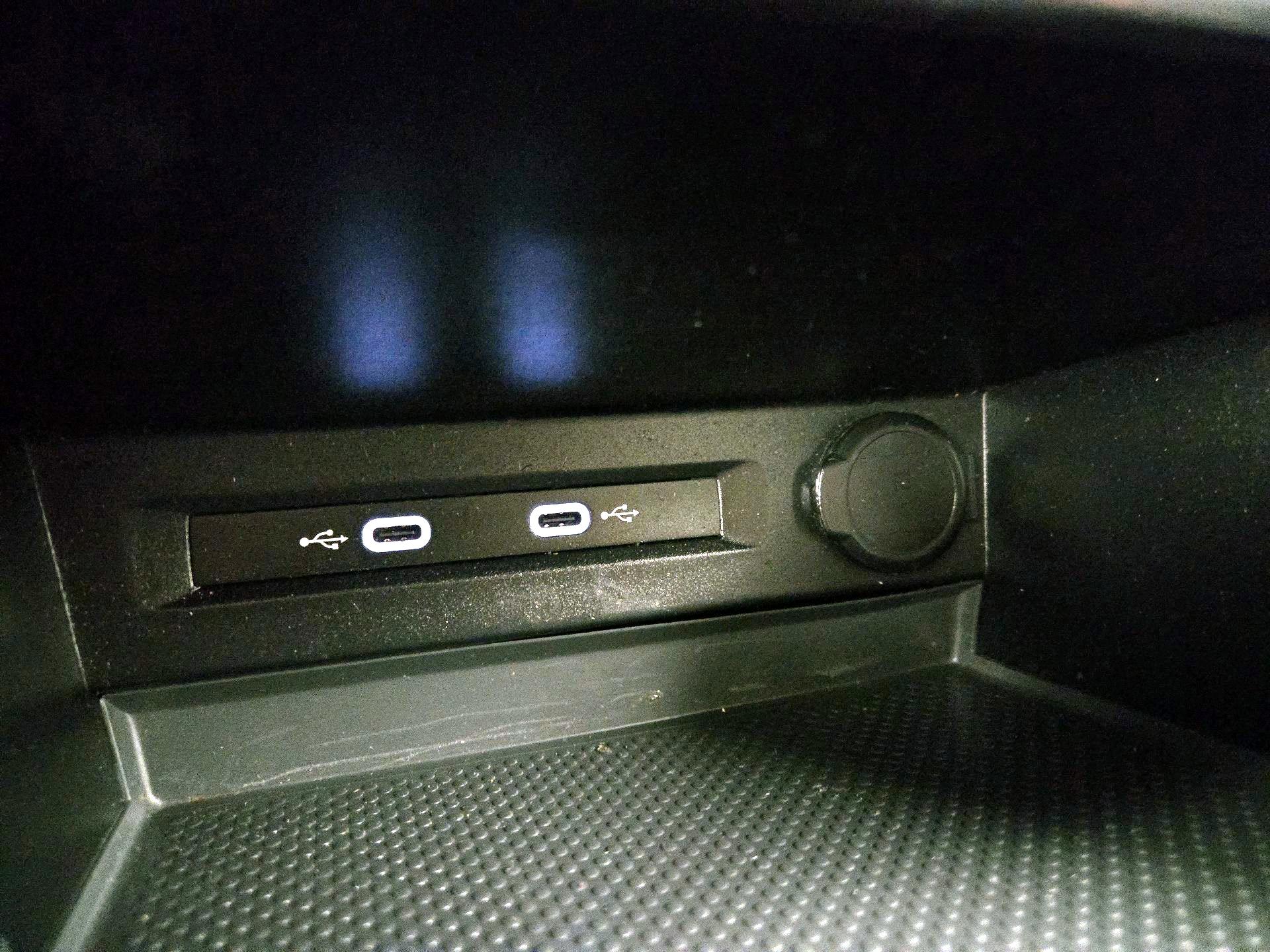 Thumbnail: 2020 Volkswagen Tiguan - 18