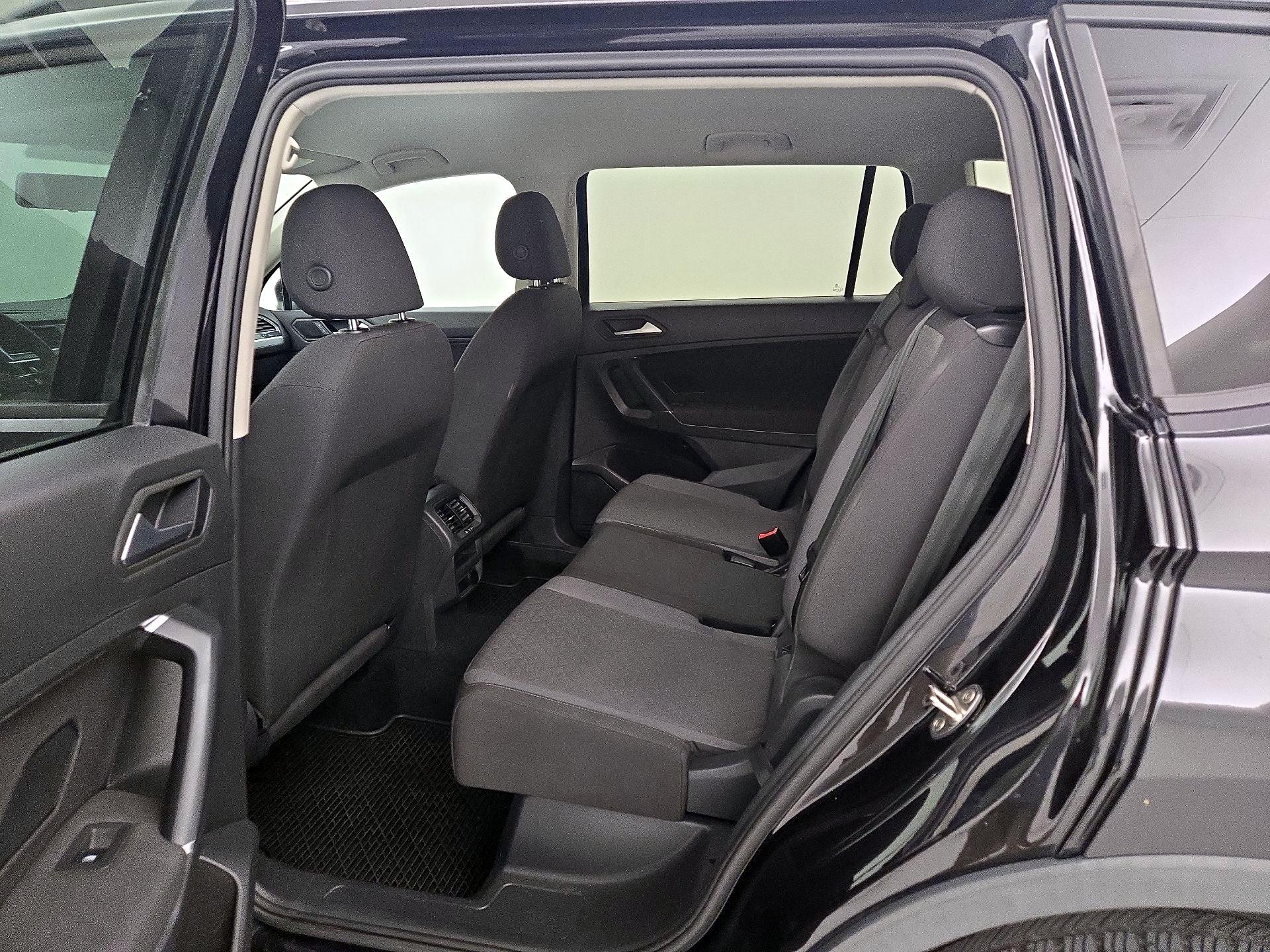 Thumbnail: 2020 Volkswagen Tiguan - 19