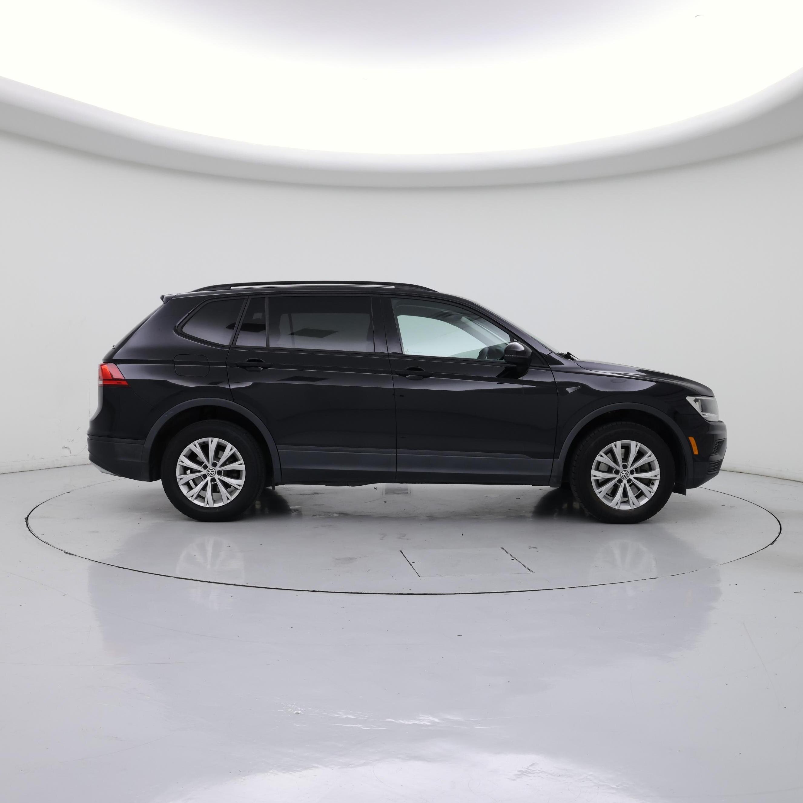 Thumbnail: 2020 Volkswagen Tiguan - 7