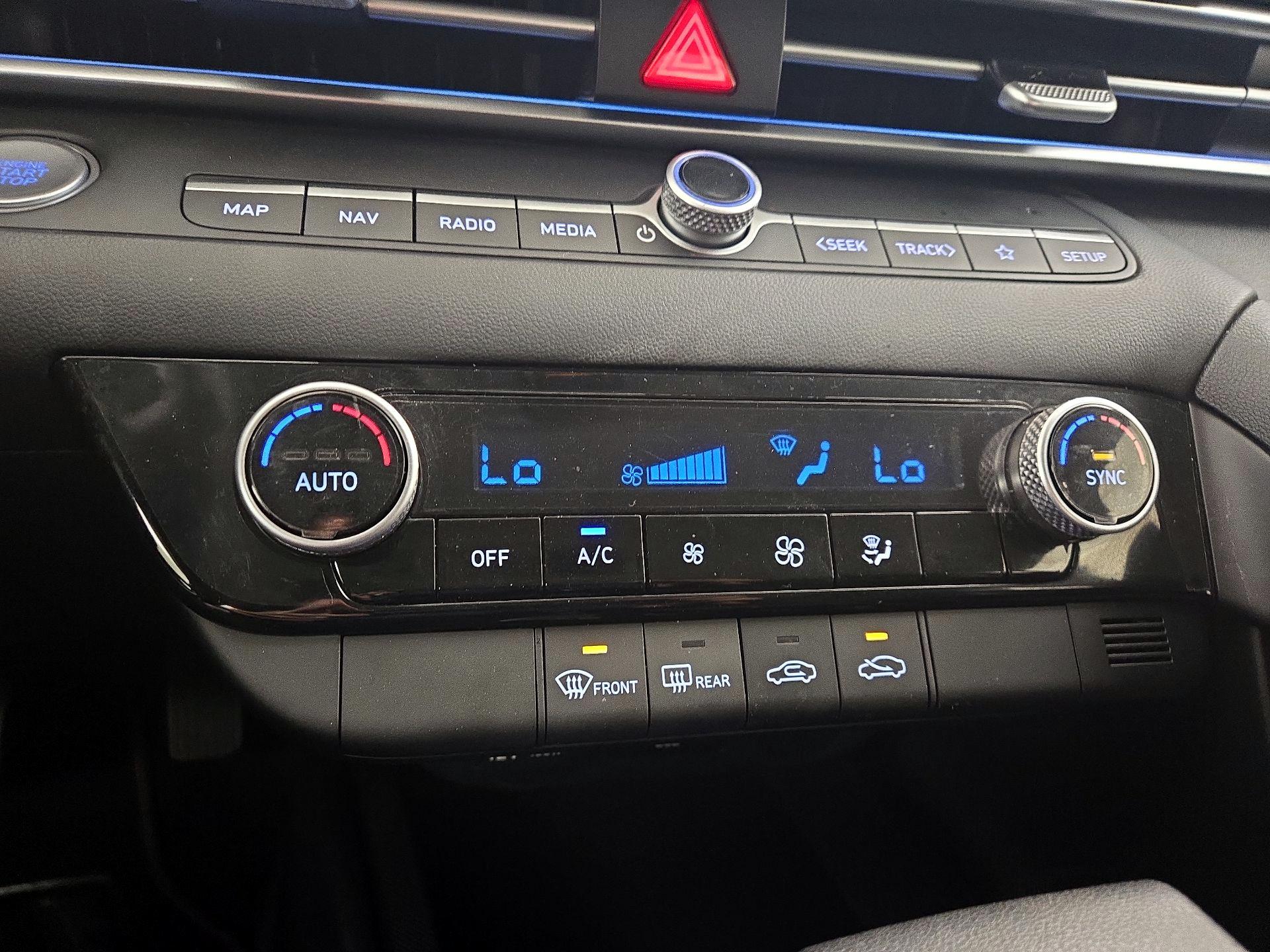 Thumbnail: 2024 Hyundai Elantra - 17