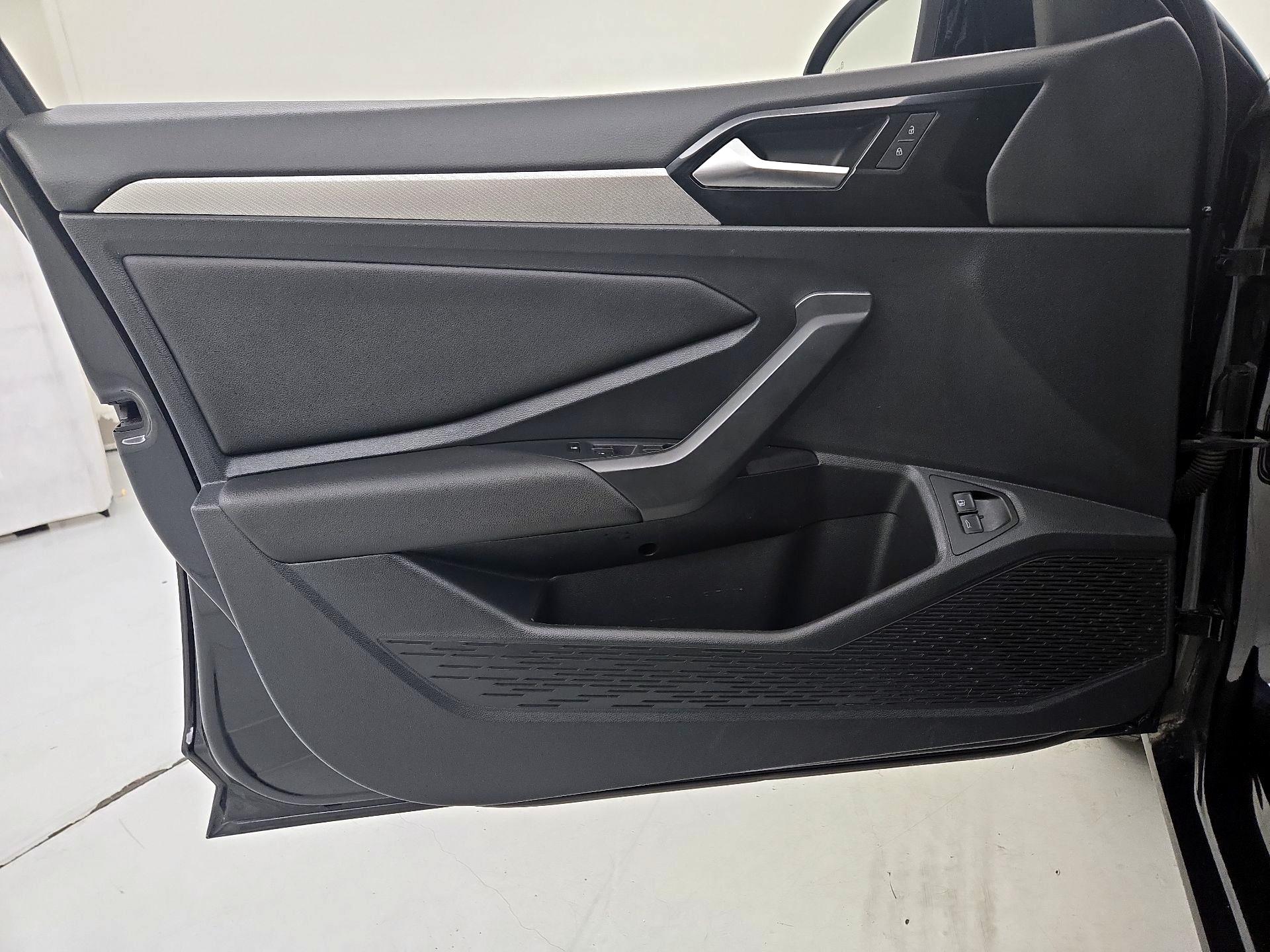 Thumbnail: 2021 Volkswagen Jetta - 12