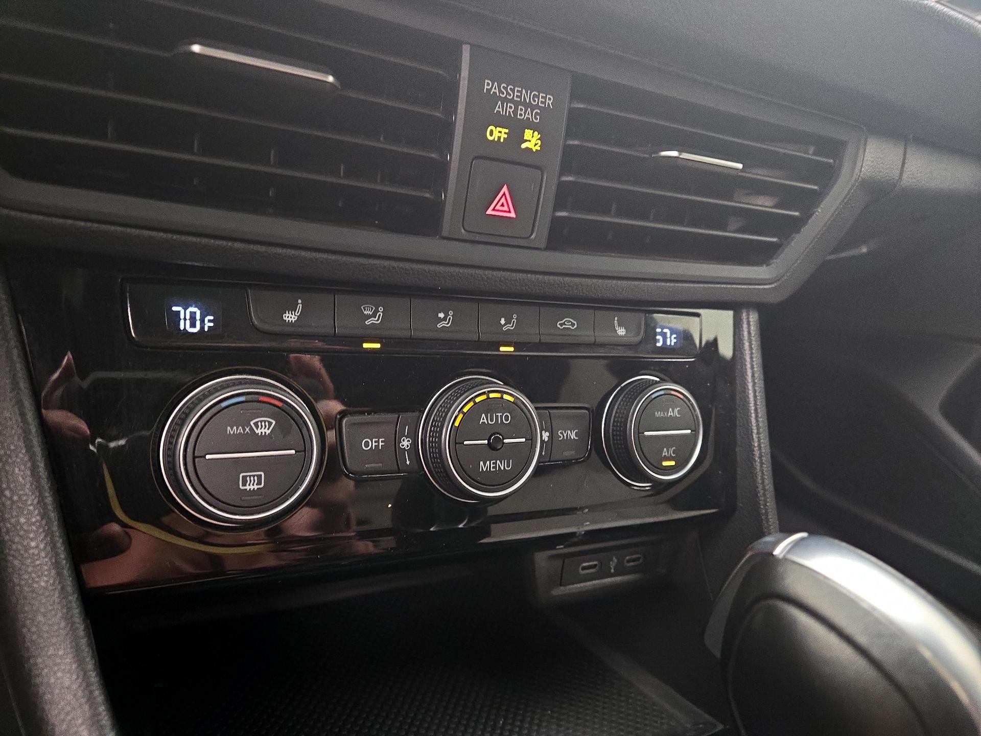 Thumbnail: 2021 Volkswagen Jetta - 16