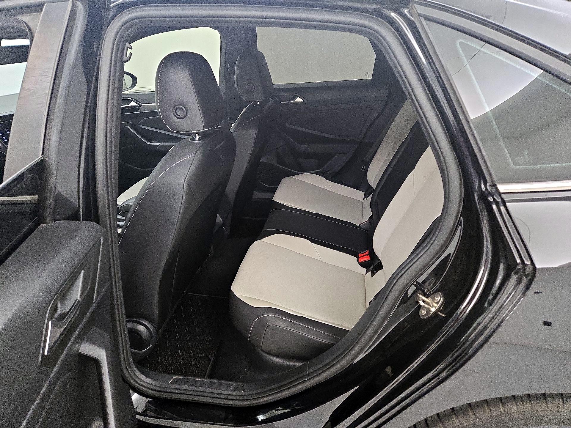 Thumbnail: 2021 Volkswagen Jetta - 20